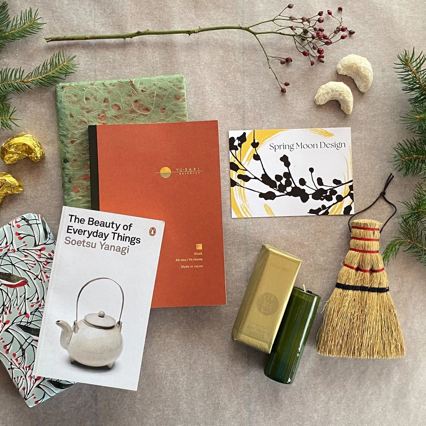 A wabi-sabi gift set:

Craft, quiet, comfort, winter.

Only one exists.

🎁 To purchase, see link in bio. 

#springmoondesign #wabisabi #holidaygifts #japanesedesign #slowdesign