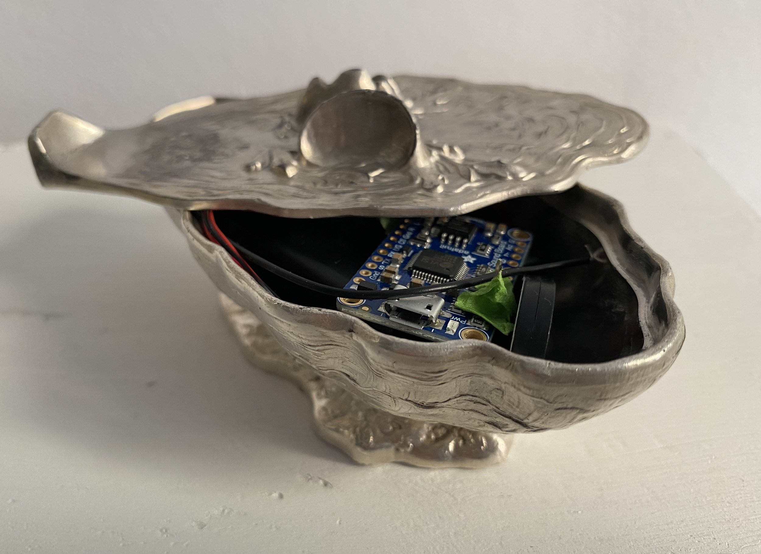 Art Deco Shell with stereo revealed.jpg