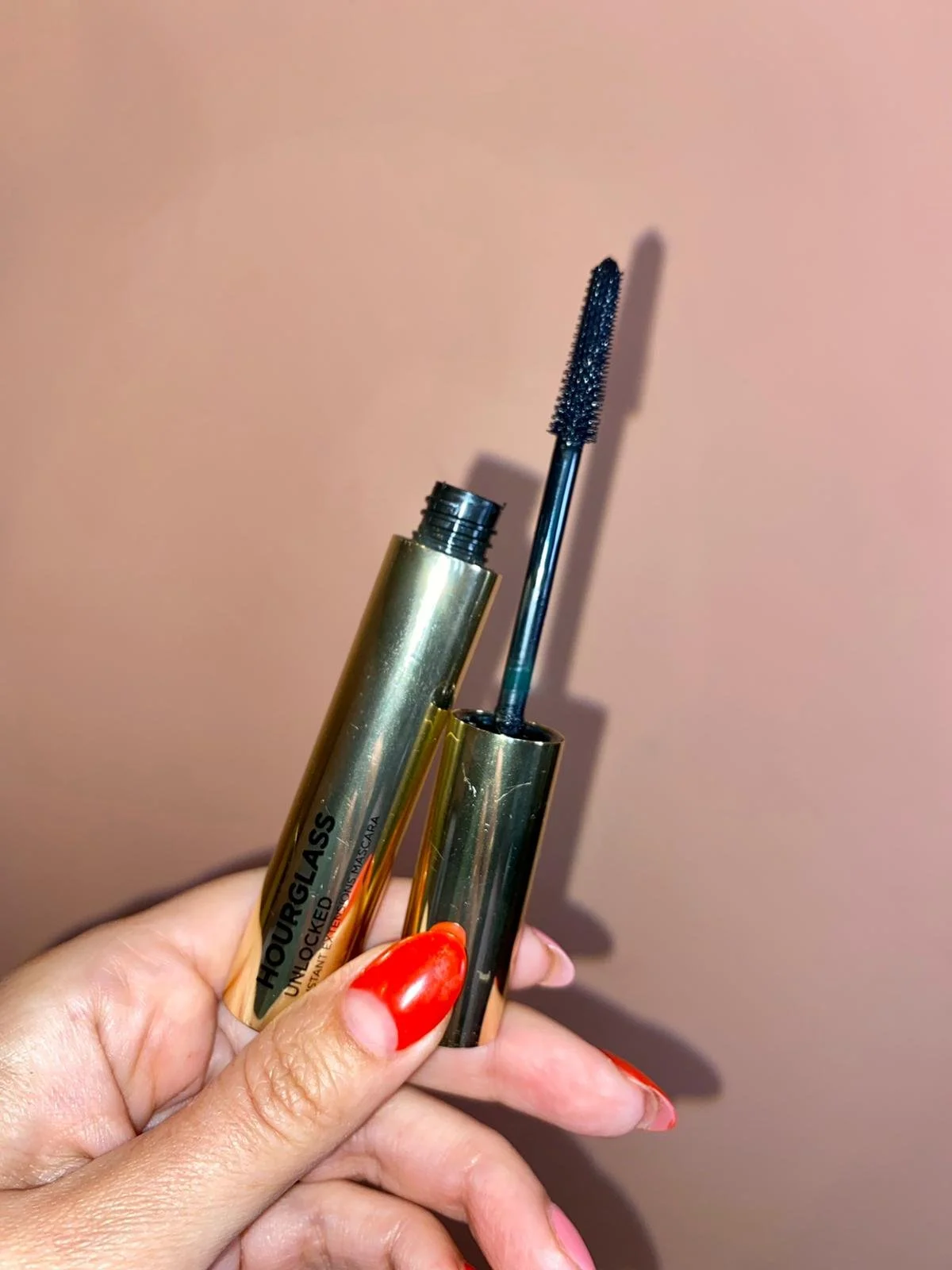 Dixon_Best_Mascaras_blog_HOURGLASS UNLOCKED_MASCARA.jpeg