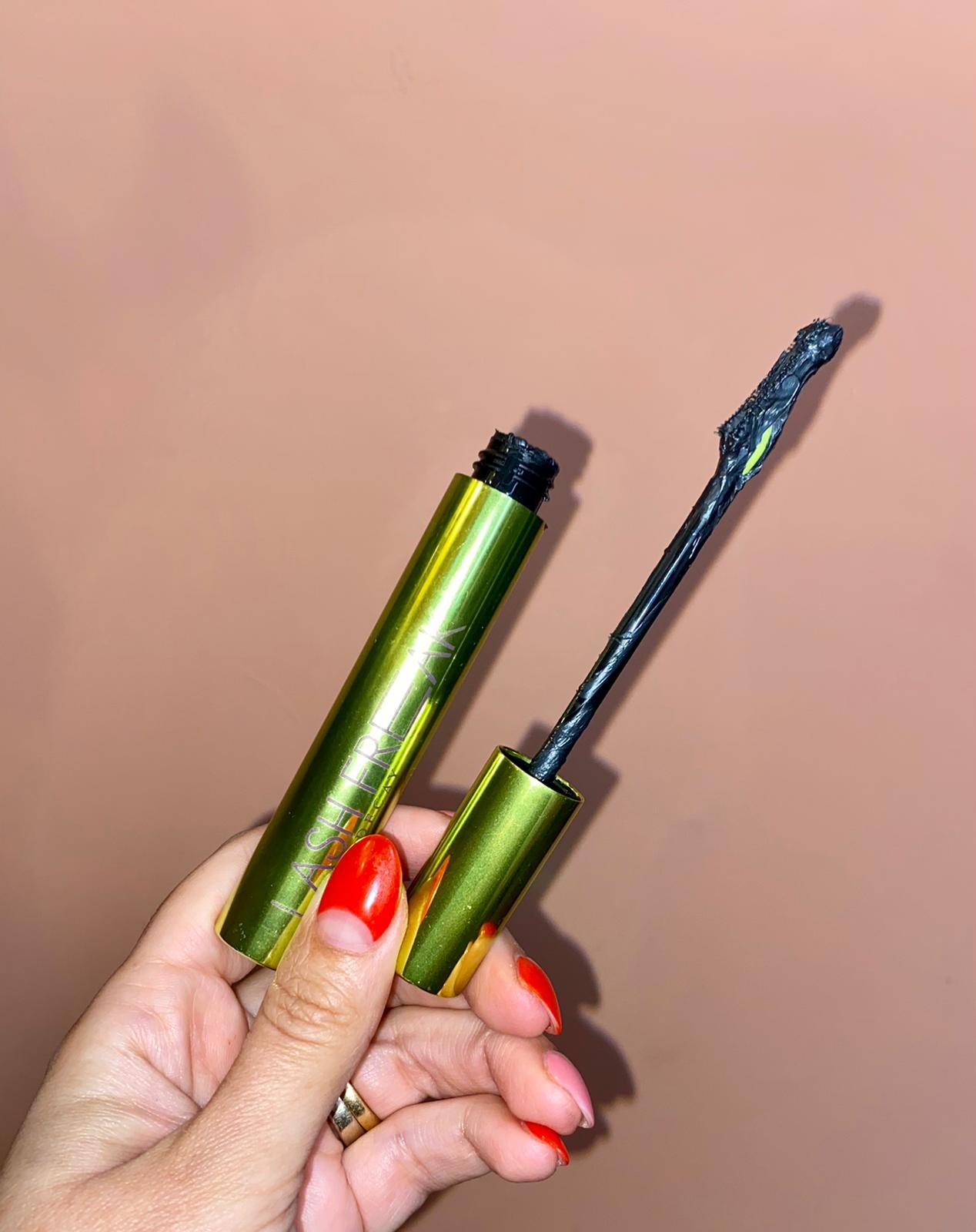 Dixon_Best_Mascaras_blog_URBAN DECAY_LASH_FREAK_MASCARA.jpeg