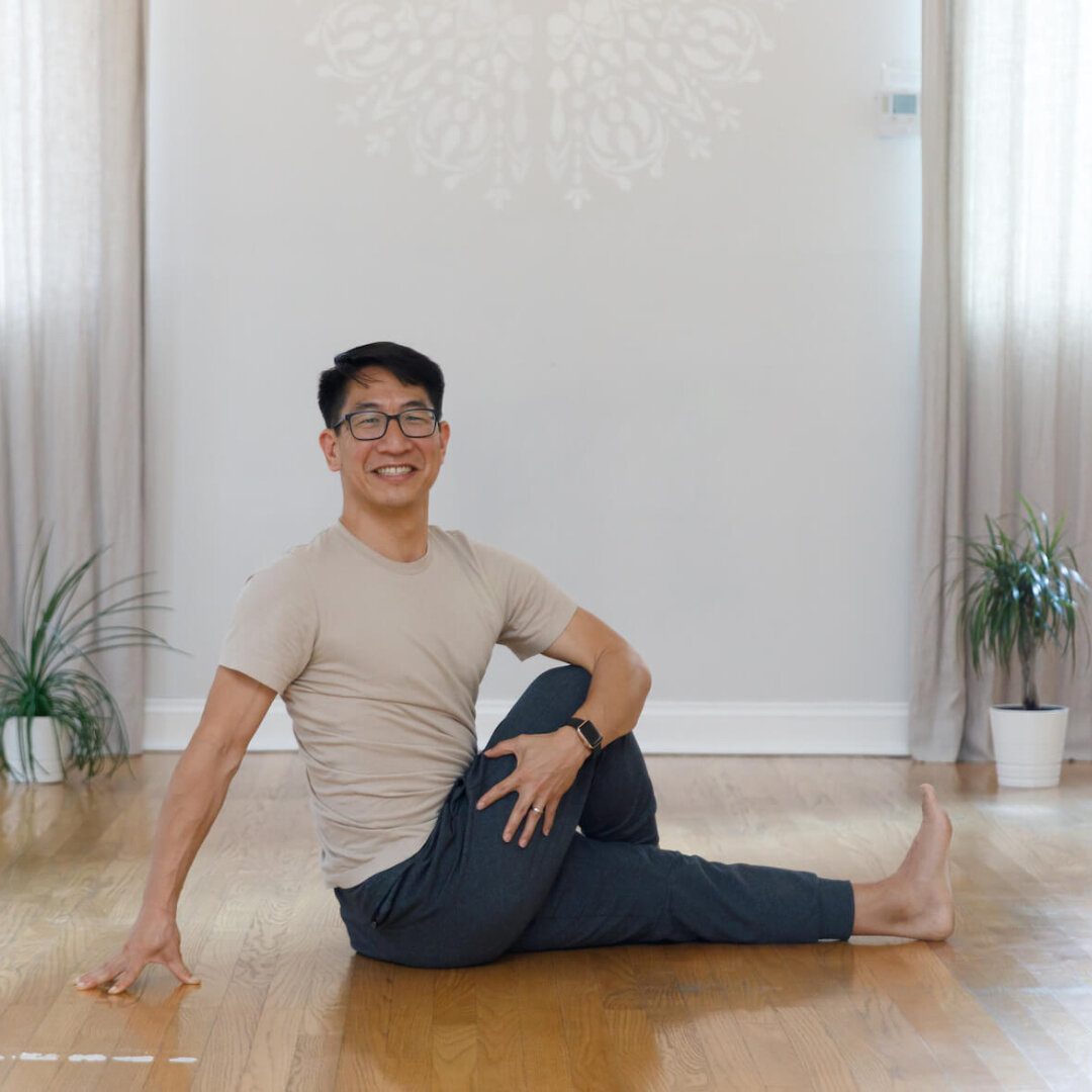 🪴Meet the Teachers🪴​​​​​​​​
LiHua Sung​​​​​​​​
🪴​​​​​​​​
Li practices a challenging and energetic vinyasa to strengthen and stretch the body. He is passionate in living an active and mindful life, and draws inspiration when guiding students to unl