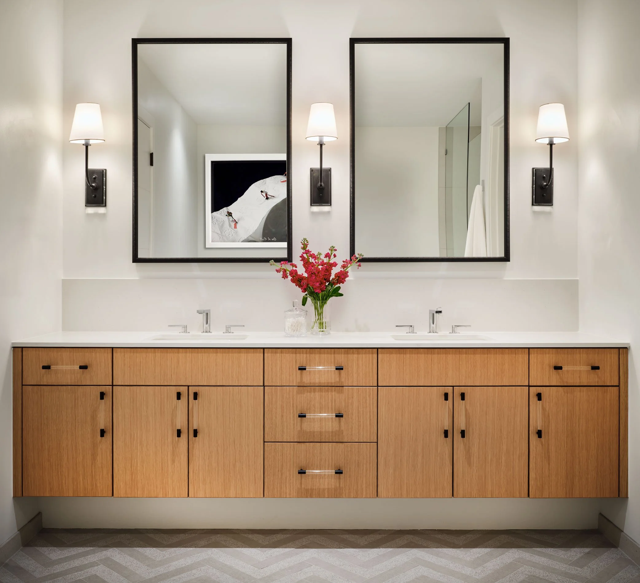 Francis-Blaine-Interiors-Frontgate-03-14-24-Primary-Bath-No-Towel-Racks-Web.jpg