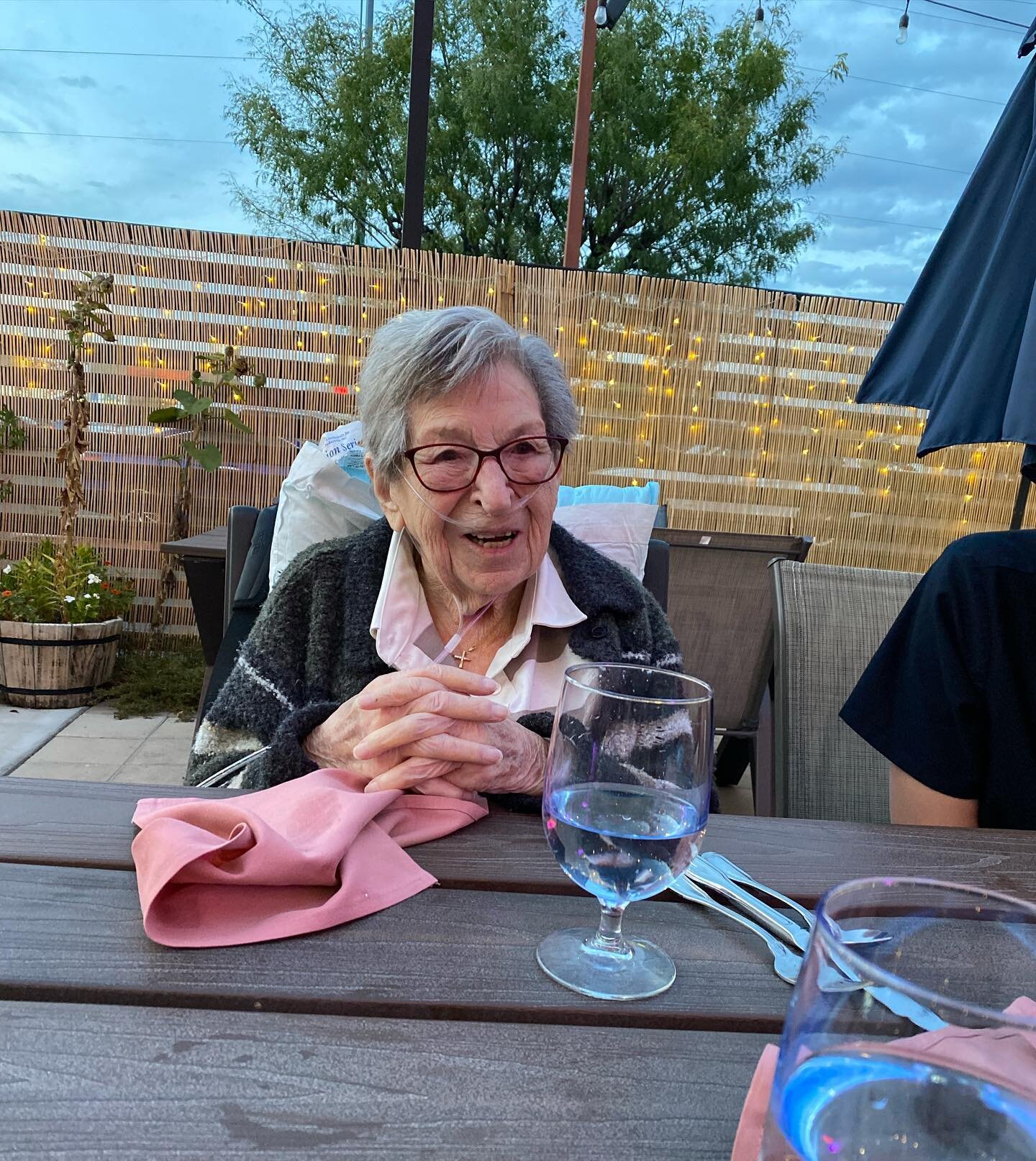 Grandma&rsquo;s first mango lassi and she literally won&rsquo;t put it down. She&rsquo;s holding it with one hand while eating naan with the other 🥭