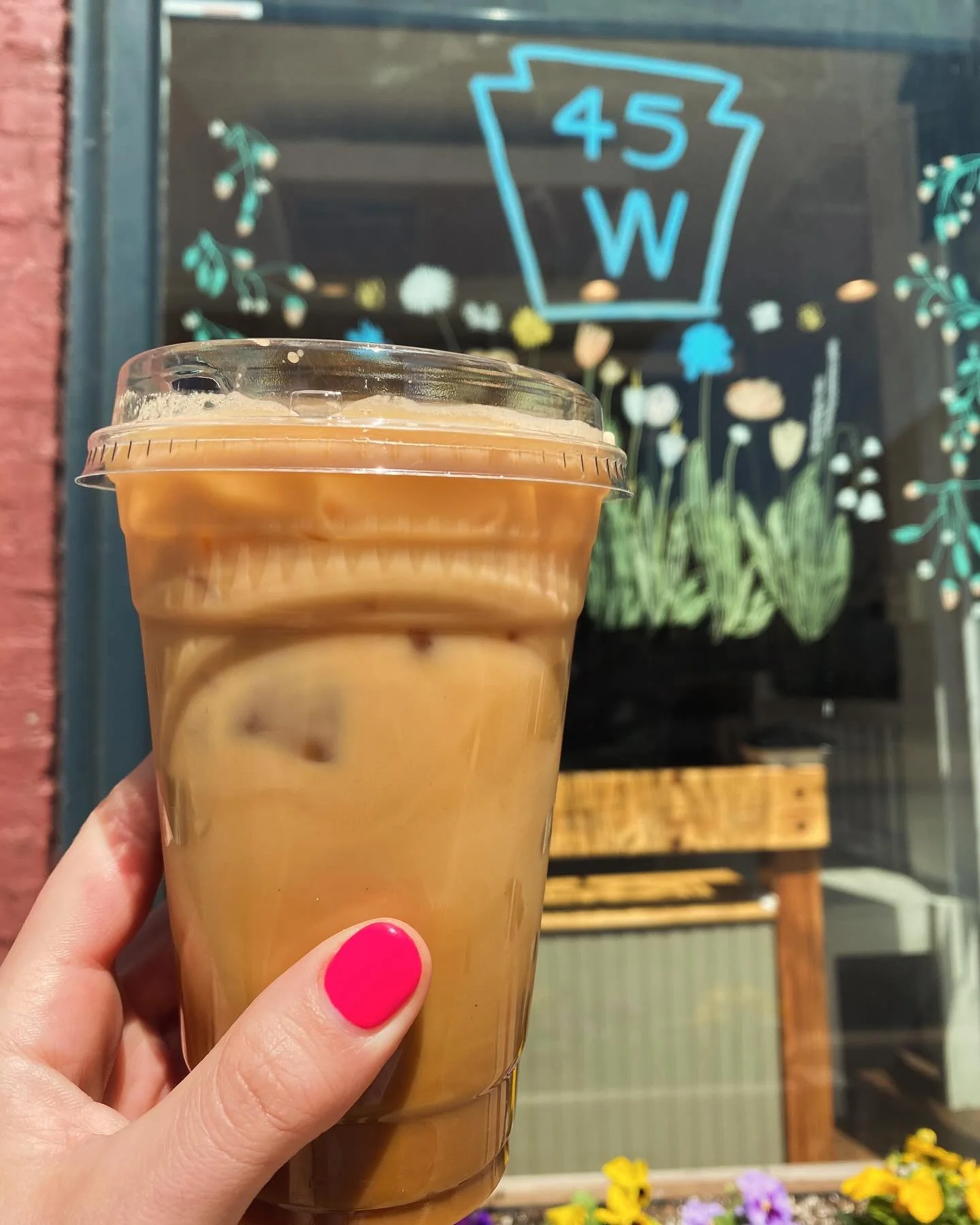 Last latte from 45W ☹️ Thank you so much @45wmifflinburg and @danireberart for supporting us over the years. It was a gem of a spot and will be missed in this community. 💛💐☕️