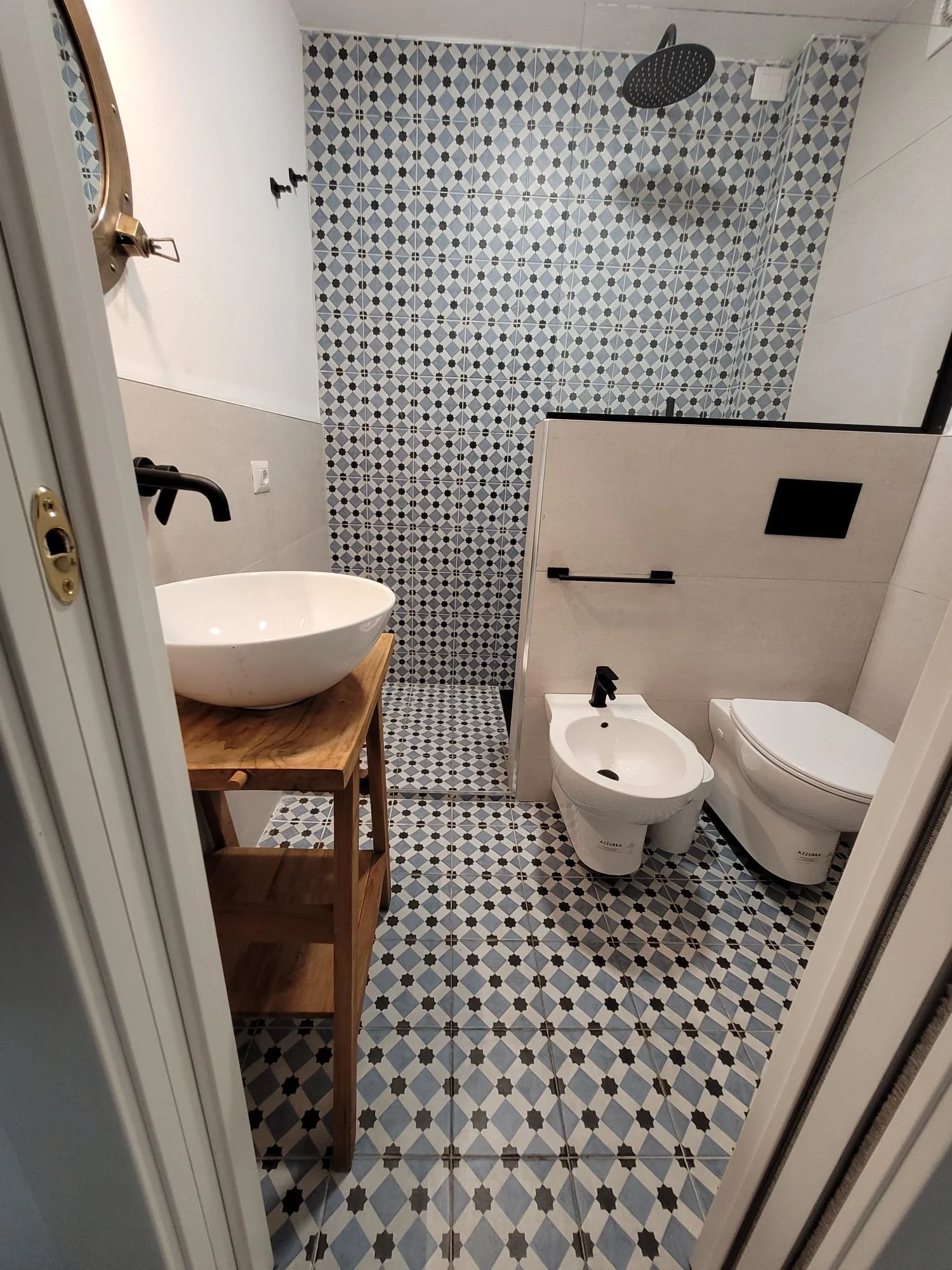 10_ bagno stanza sotto.jpg