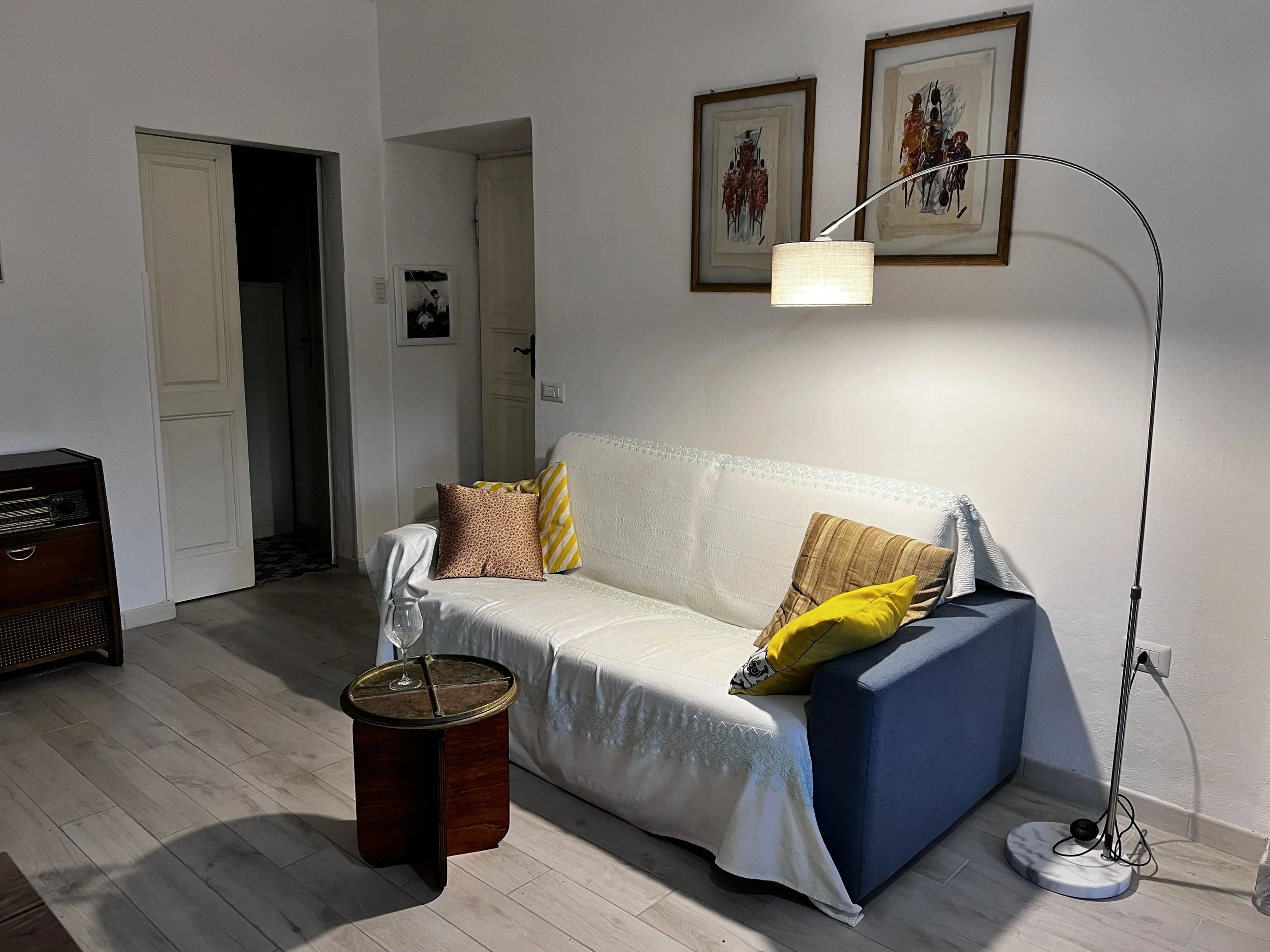 4_ divano soggiorno.jpg