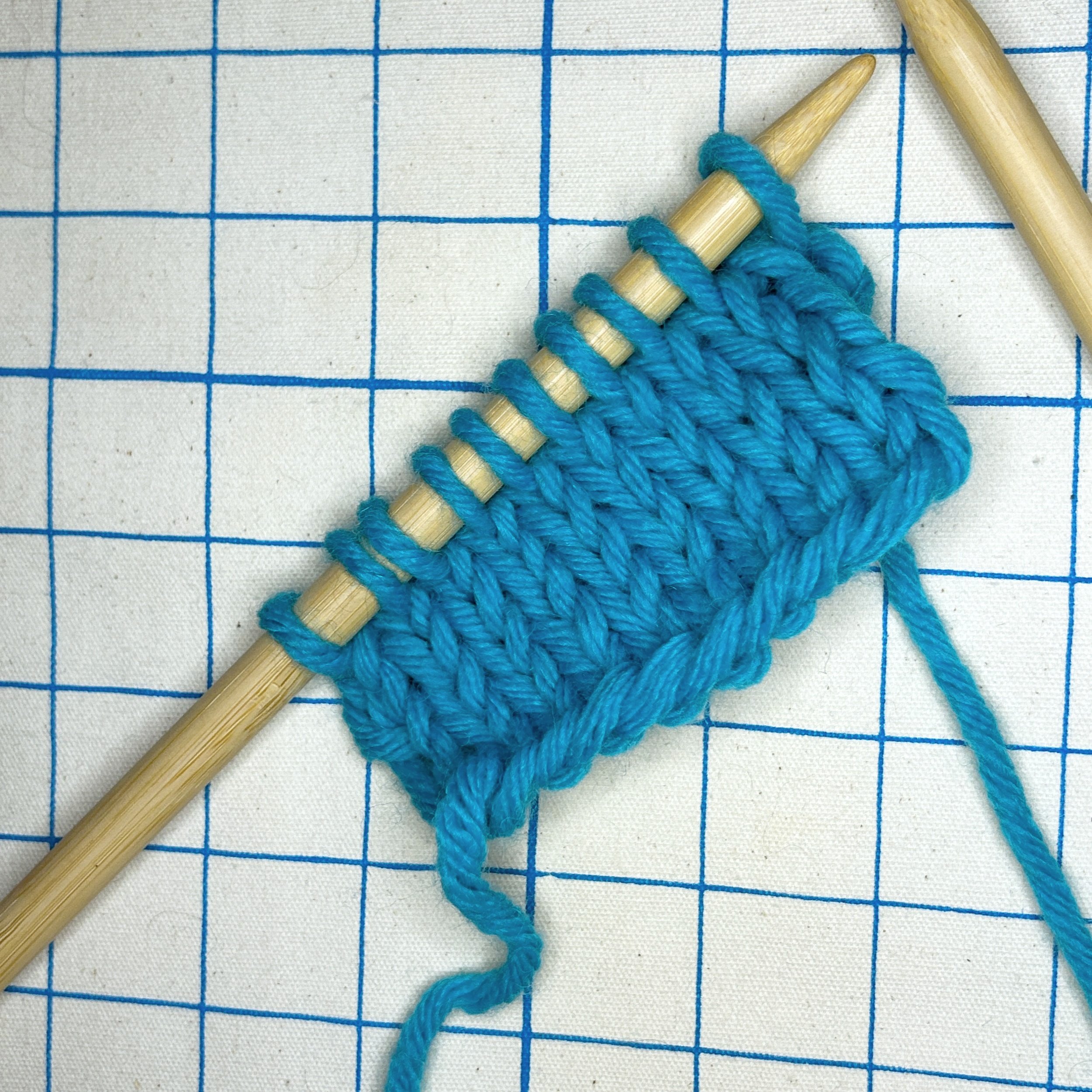 How to knit Stockinette Stitch in the round vs flat — knithow