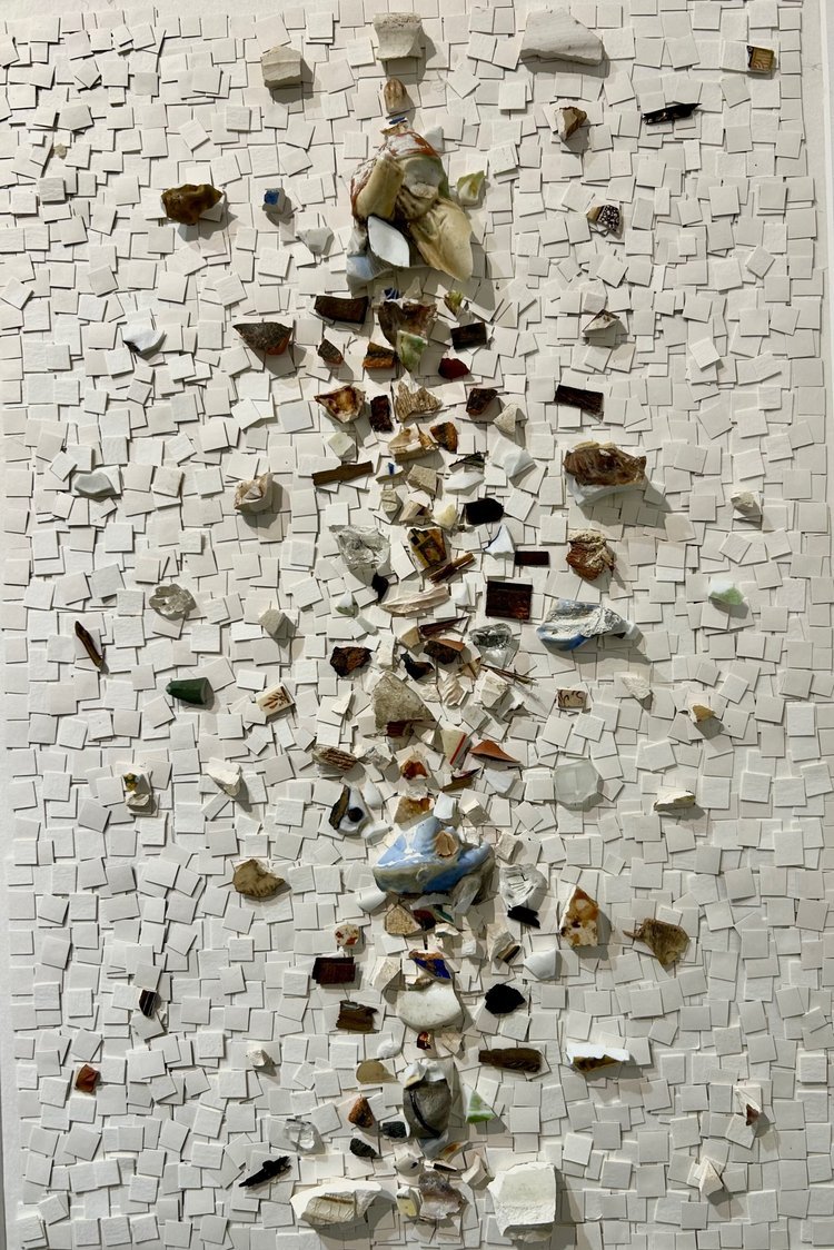 José Manuel Fors
Archipiélagos IV
Vintage porcelain fragments
on photographic paper
with other materials 2023
12 x17.5 inches