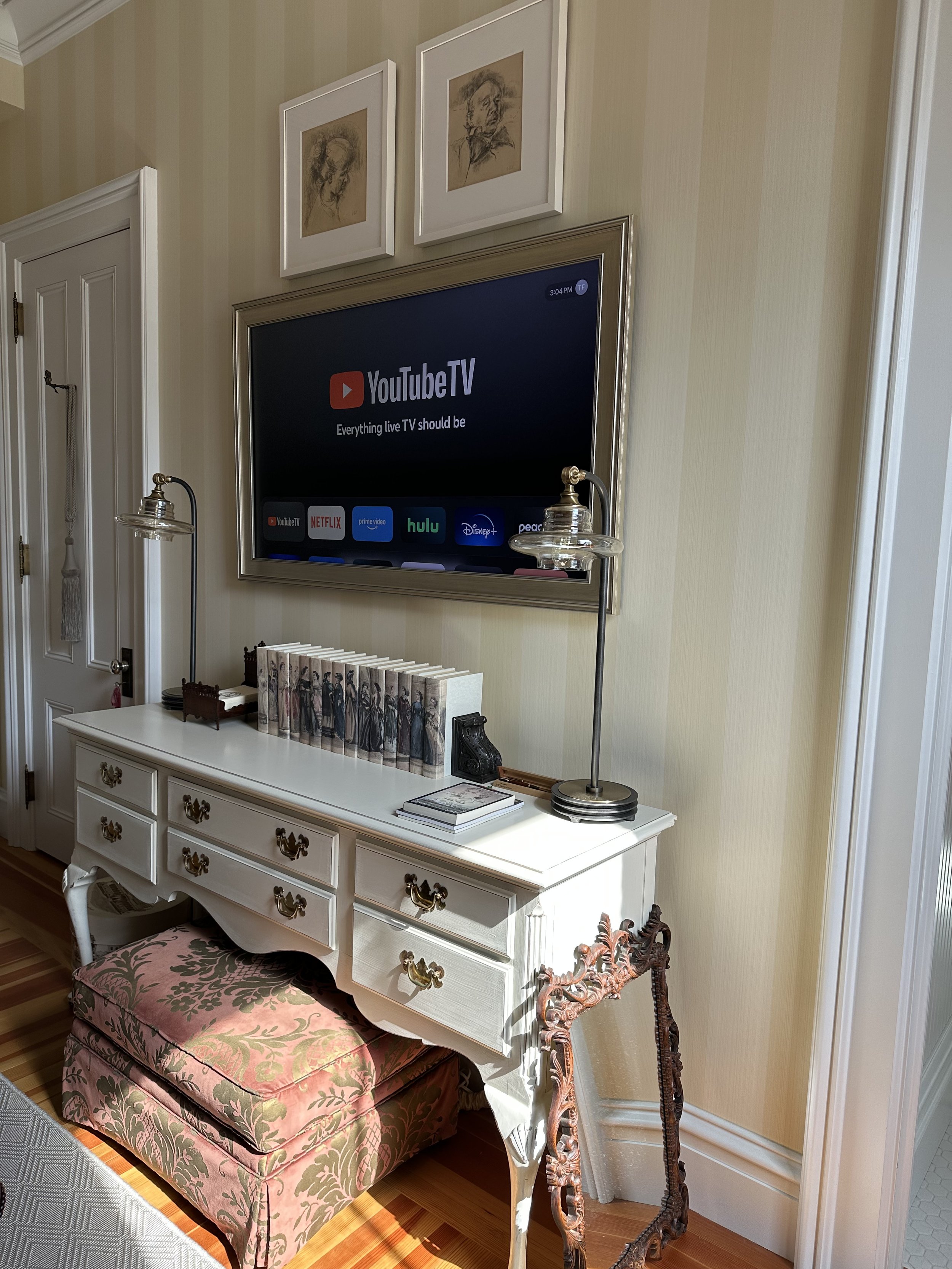 Samsung Frame TV Deco Frame.jpeg