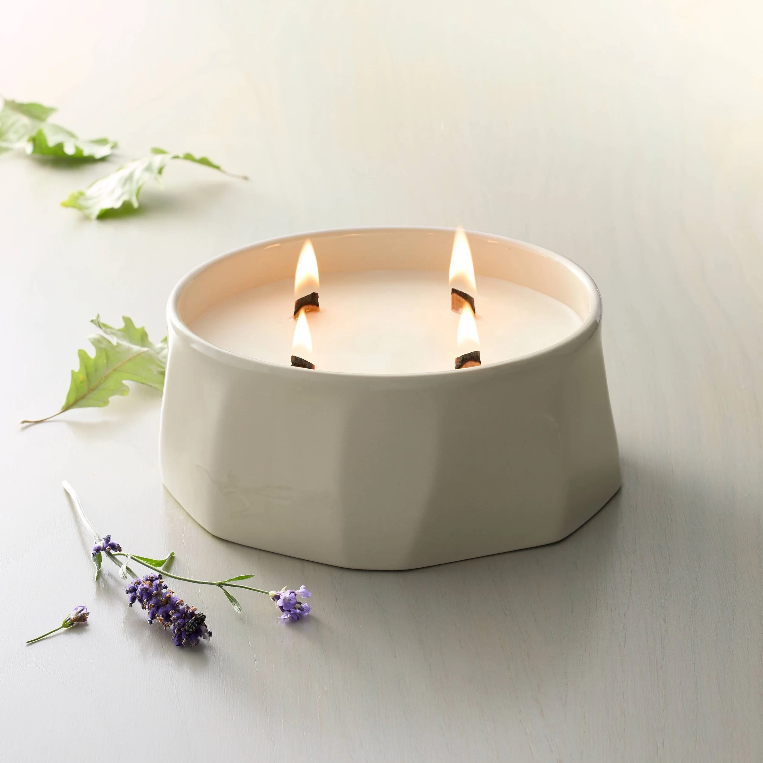 H&HCandle_Oak_Lifestyle.jpg
