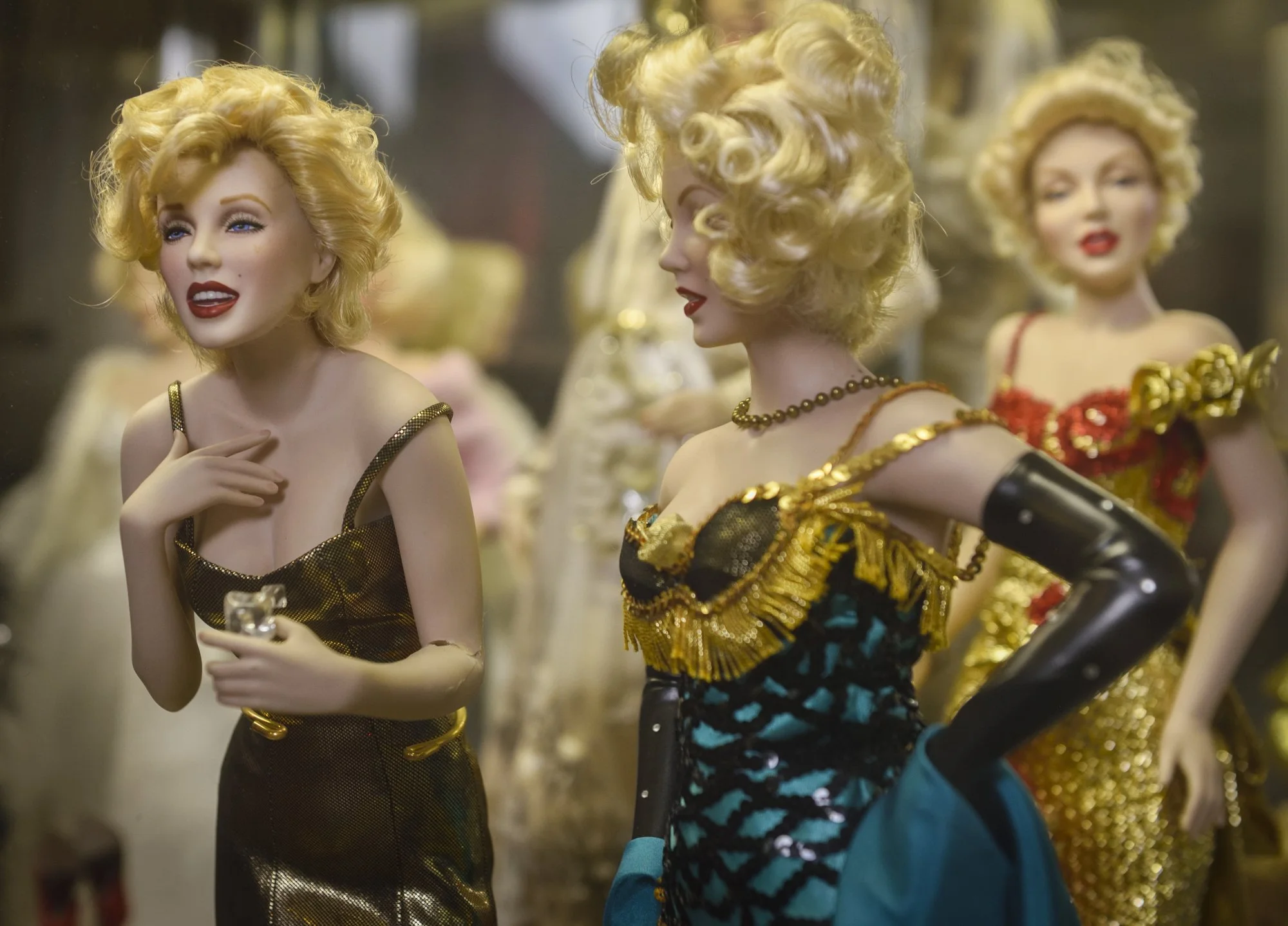 011 2000px011_Marilyn Dolls_3200px long.JPG