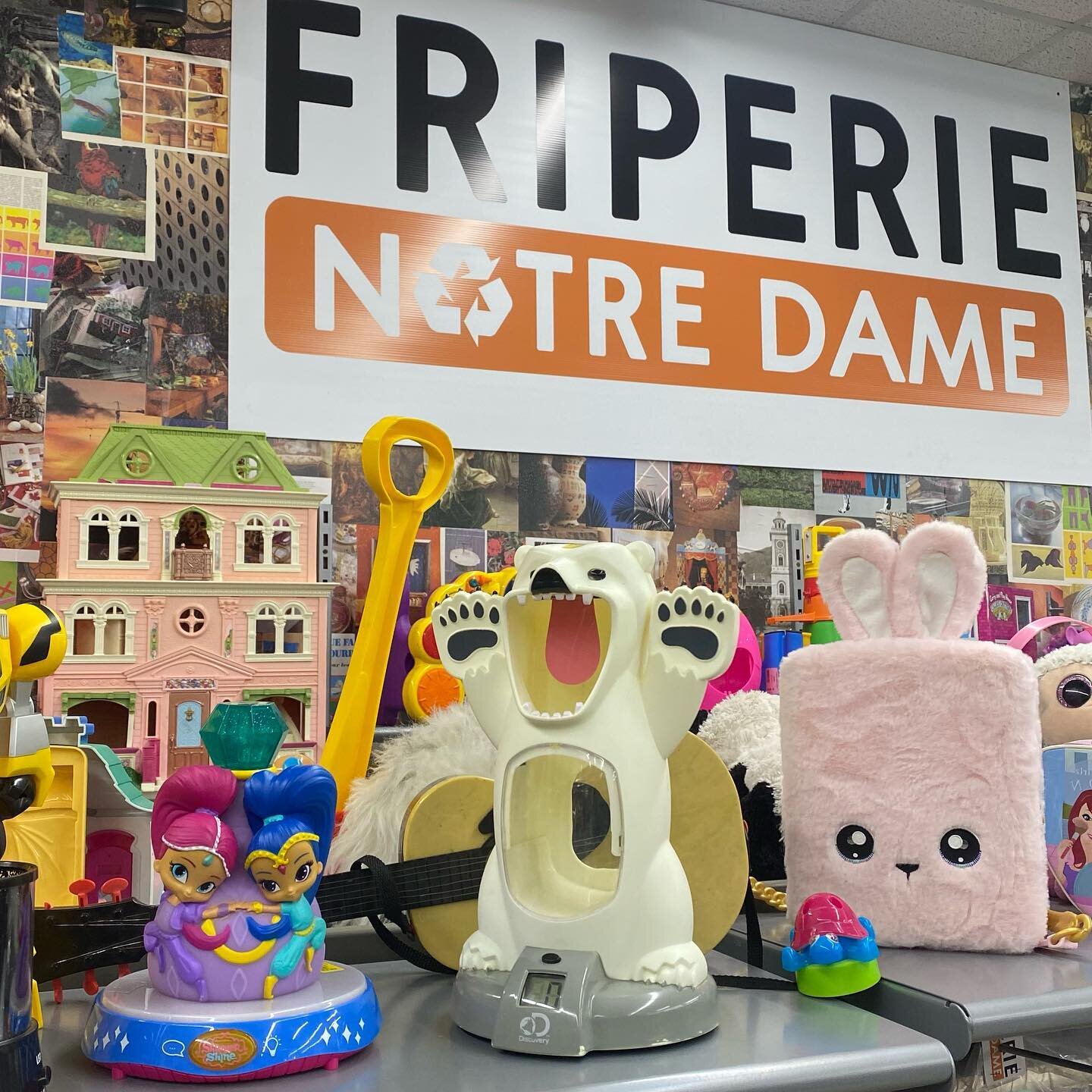 Notre grand assortiment de jouets a tellement d'options pour apporter du bonheur &agrave; votre tout-petit (et au petit qui est en vous aussi 😜!) 📍950 rue Notre Dame, Lachine
⏰ 10h - 18h 
🧸🪁🪀🤩
.
.
.
.
#thrift #thrifted #thriftstorefinds #thrift