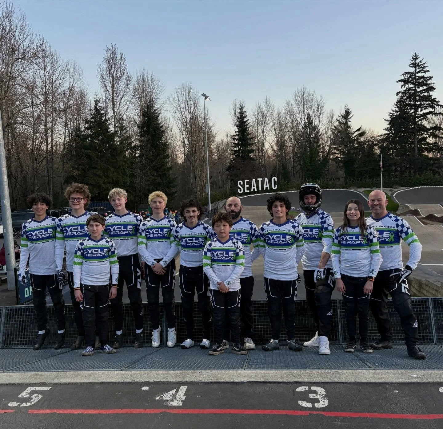 Some of our local team came out to @seatacbmxofficial for Thursday night racing and spreading our mission to the community. Thanks to our sponsors!
WWW.CYCLETHERAPYRACING.ORG
Pedal to the Mental&trade;️

@cycletherapyracing
@boxbmx 
@colson_powder_co