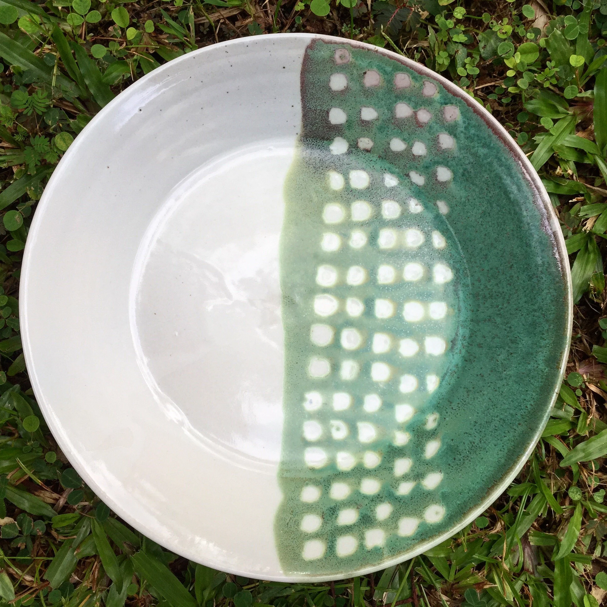 WB_Wht., Low bowl, dots, 12_ dia.JPG