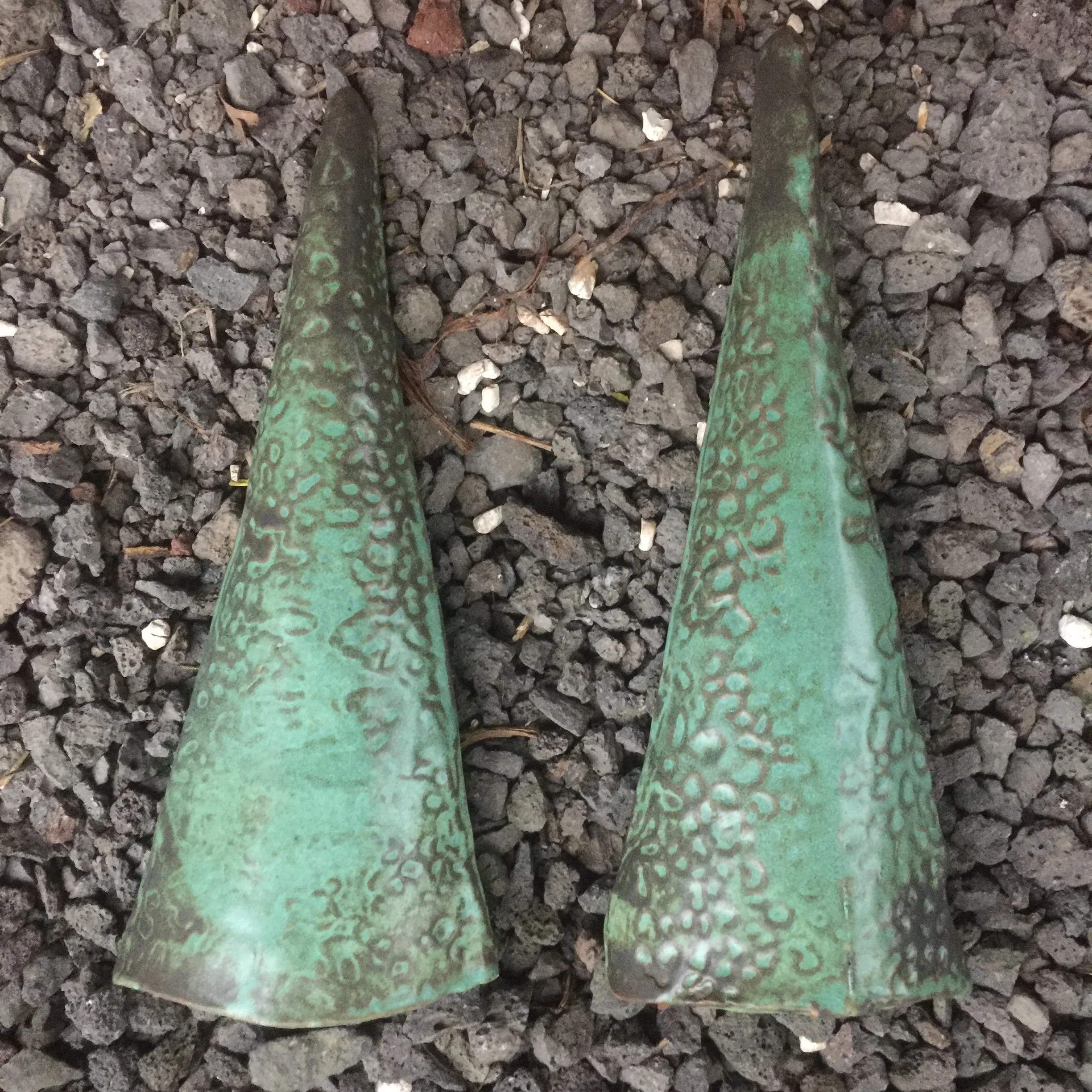 V wall vase in WB with lava texture.JPG