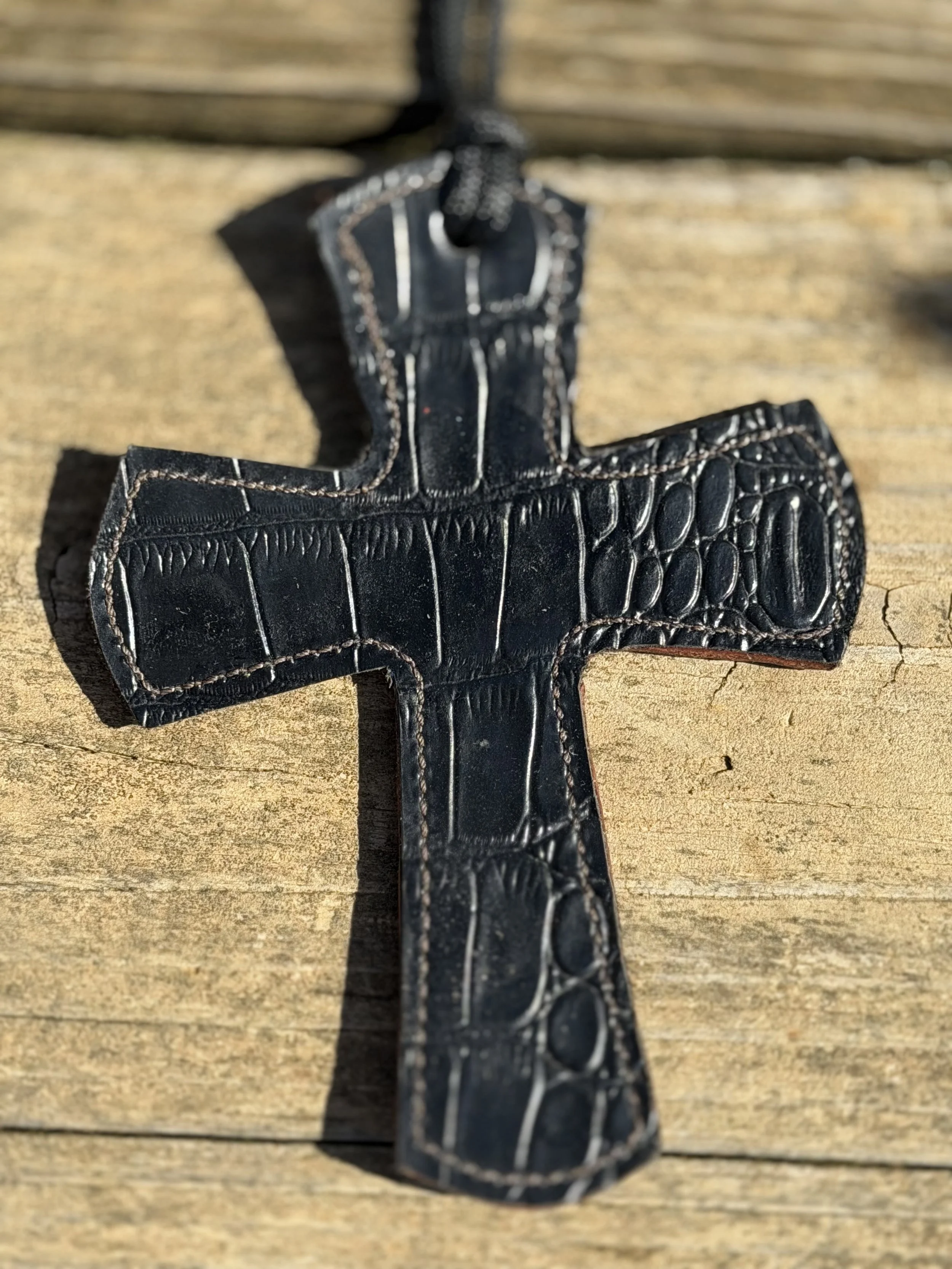 Midnight Gator Saddle Cross