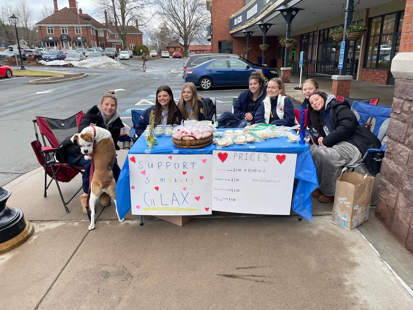 30 mins left in the girls bake sale at Fitzgerald&rsquo;s.  If you missed, they will be back on February 17th!! Thanks to everyone that supported the team.
