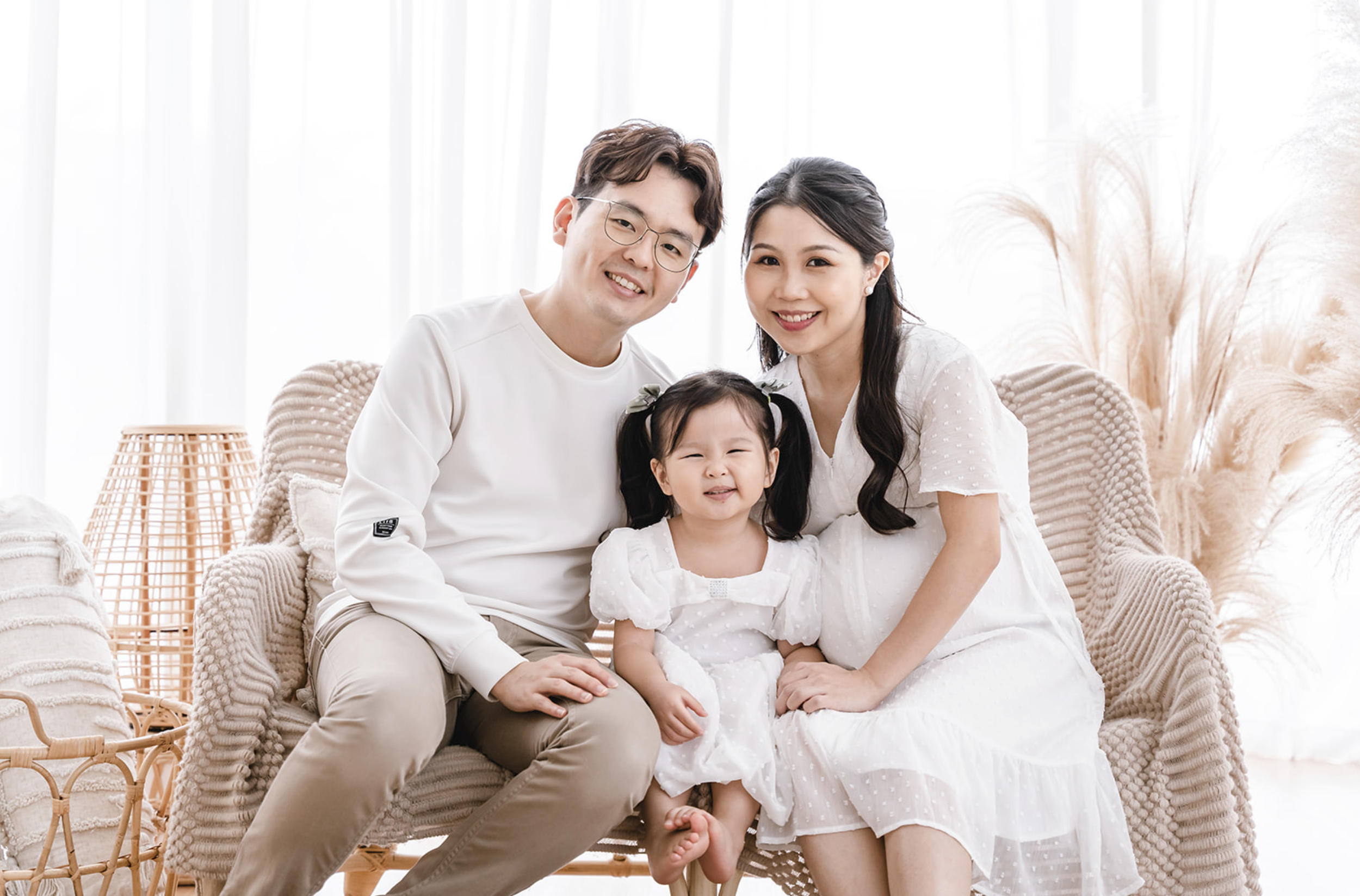 J &amp; E Family shoot in the studio by Dennis