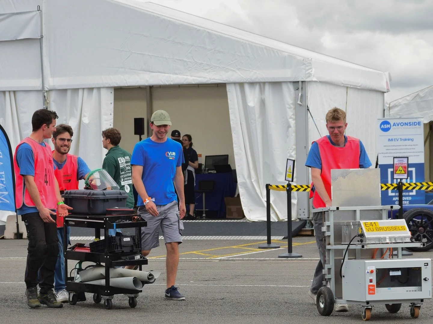 Day 1 at FSUK in Silverstone and we’ve already made history! 🇬🇧🏁
We cleared Accumulator scrutineering, our first-ever scrutineering pass at an official FS competition!💥
Tomorrow we will tackle the electronic scrutineering, the team will do
