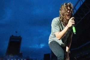 harry styles from the dining table