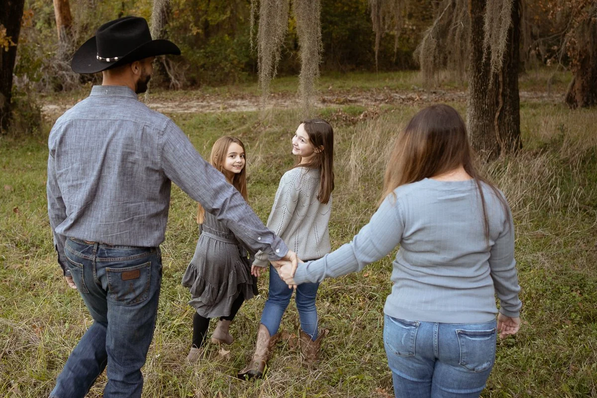 family-photo-shoot-in-nature-30.jpg