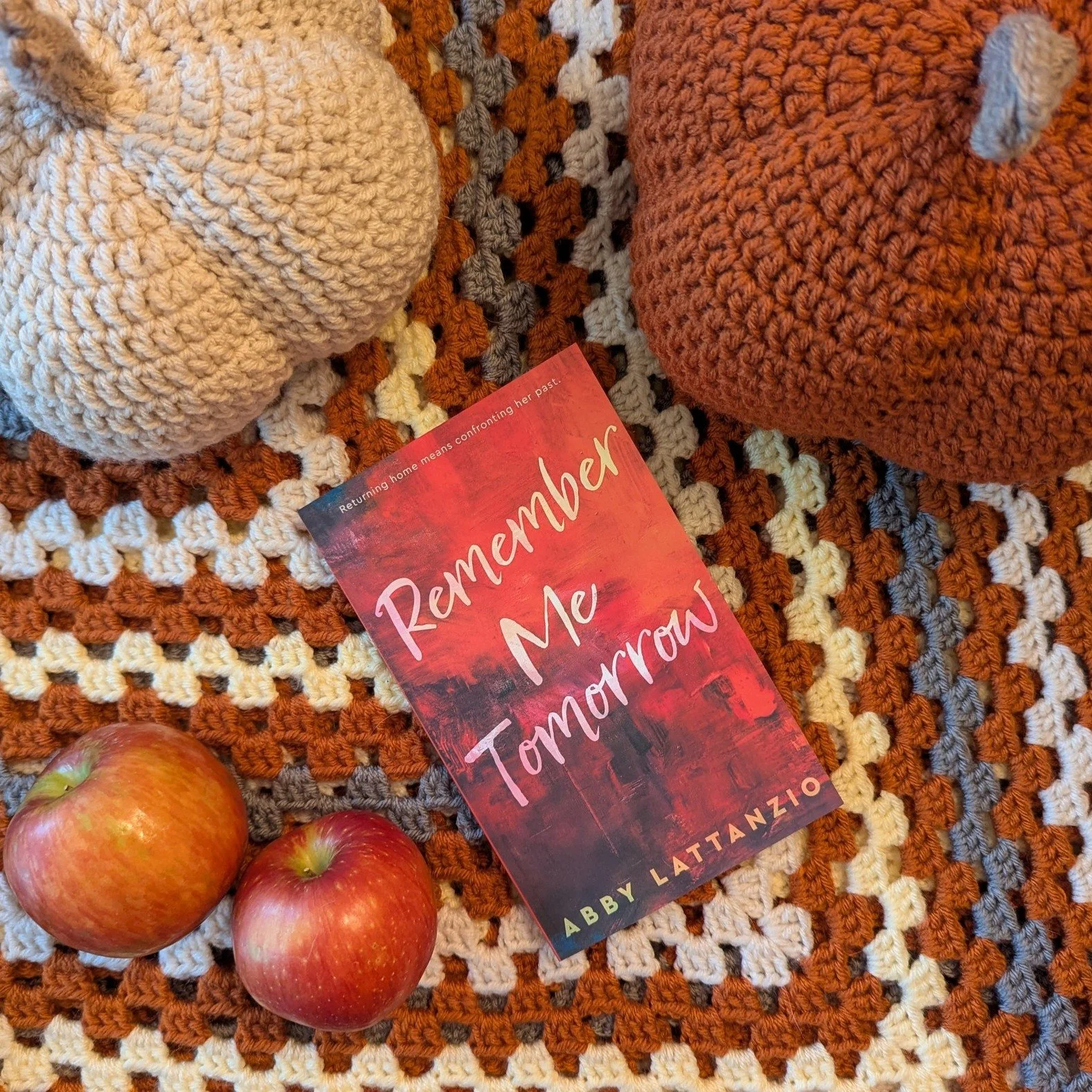 TWO DAYS until the Between the Lines Literary Expo! Come on out to the Peoria Civic Center from 10am-5pm on September 26 to meet over 90 authors! There will be swag bags for the first 100 readers in the door!

https://booknookevents.com/event/between