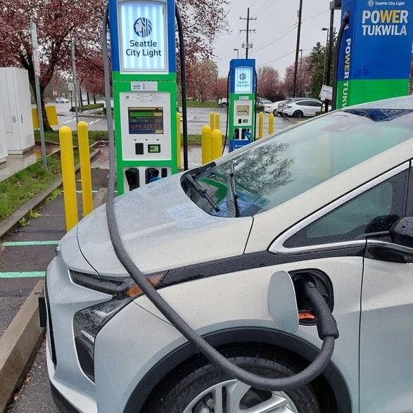 What was it like renting an electric vehicle (EV) from the airport? Read about my full experience!
👉 Link in bio! 🚗🔌⚡️

#electricvehicle #electricvehiclecharging #ev #earthmonth #sustainability #ecotravel #ecotourism #travel #roadtrip #airports #r