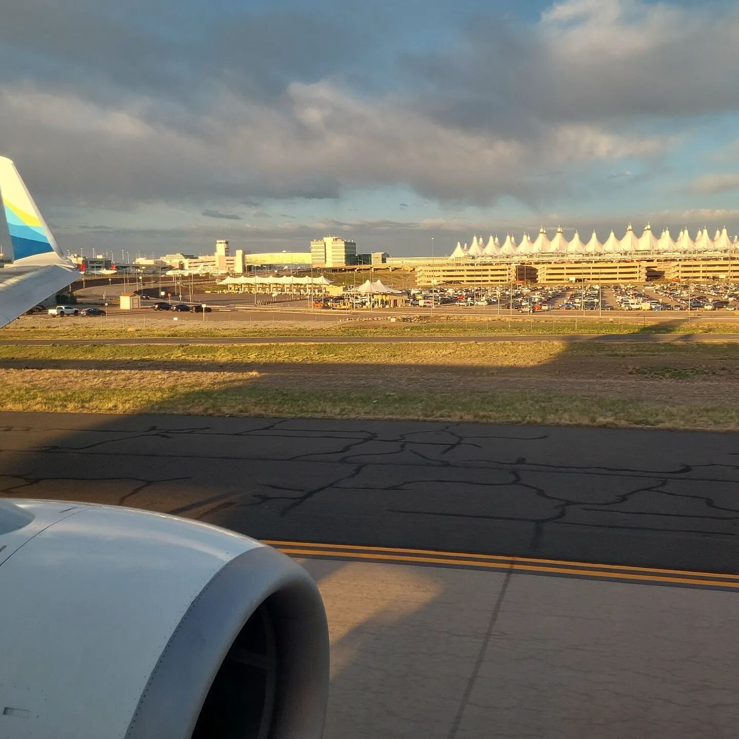 The @denairport terminal basking in the Colorado sunset

#aviation #flying #airport #architecture #airportarchitecture #windowseat #airplanelovers #iflyalaska #boeing737

Alaska Airlines
Boeing 737-900 (#N307AS)
May 2023