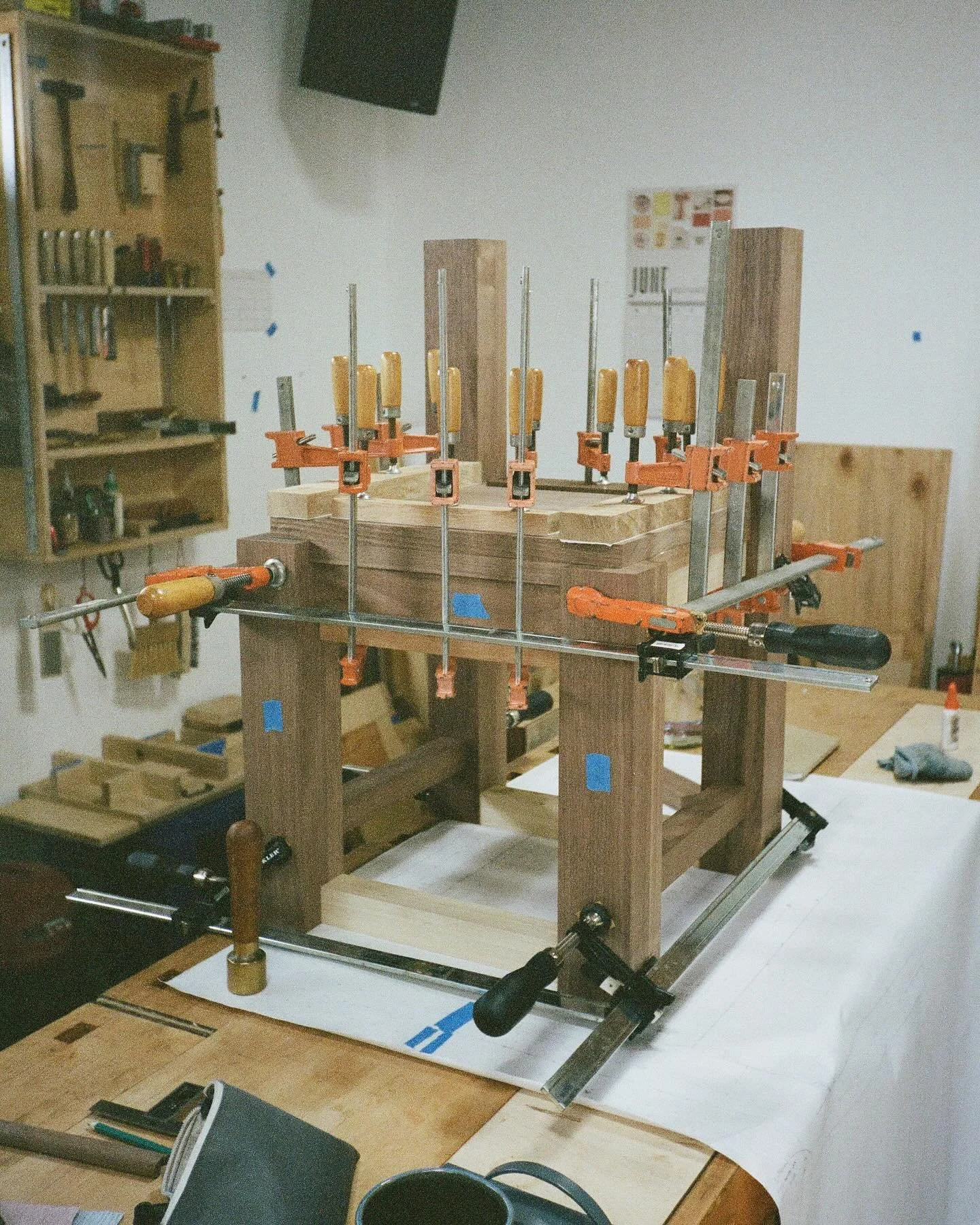Making the Barred Collection. Using so many clamps. Having all the fun.
MADE BY HAND IN CALIFORNIA
#furniture #furnituredesign #handmade #design #interiors #interiordesign #homedecor #homedesign #objectdesign
