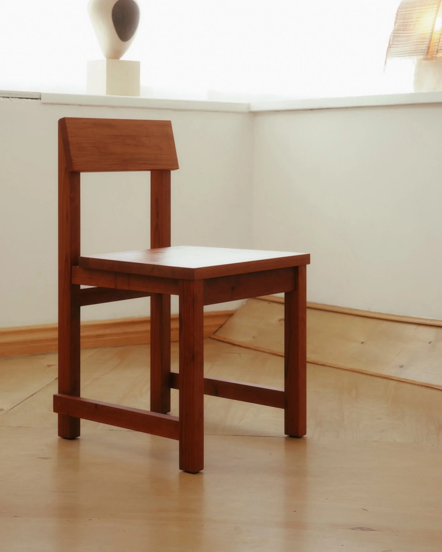 New piece alert: the Rippled Dining Chair. The idea for this piece has been floating around in my head for a while now, and when the call-out for the @erria_xyz x @california_dirt show was announced for @ladesignweekend, I knew this was my opportunit