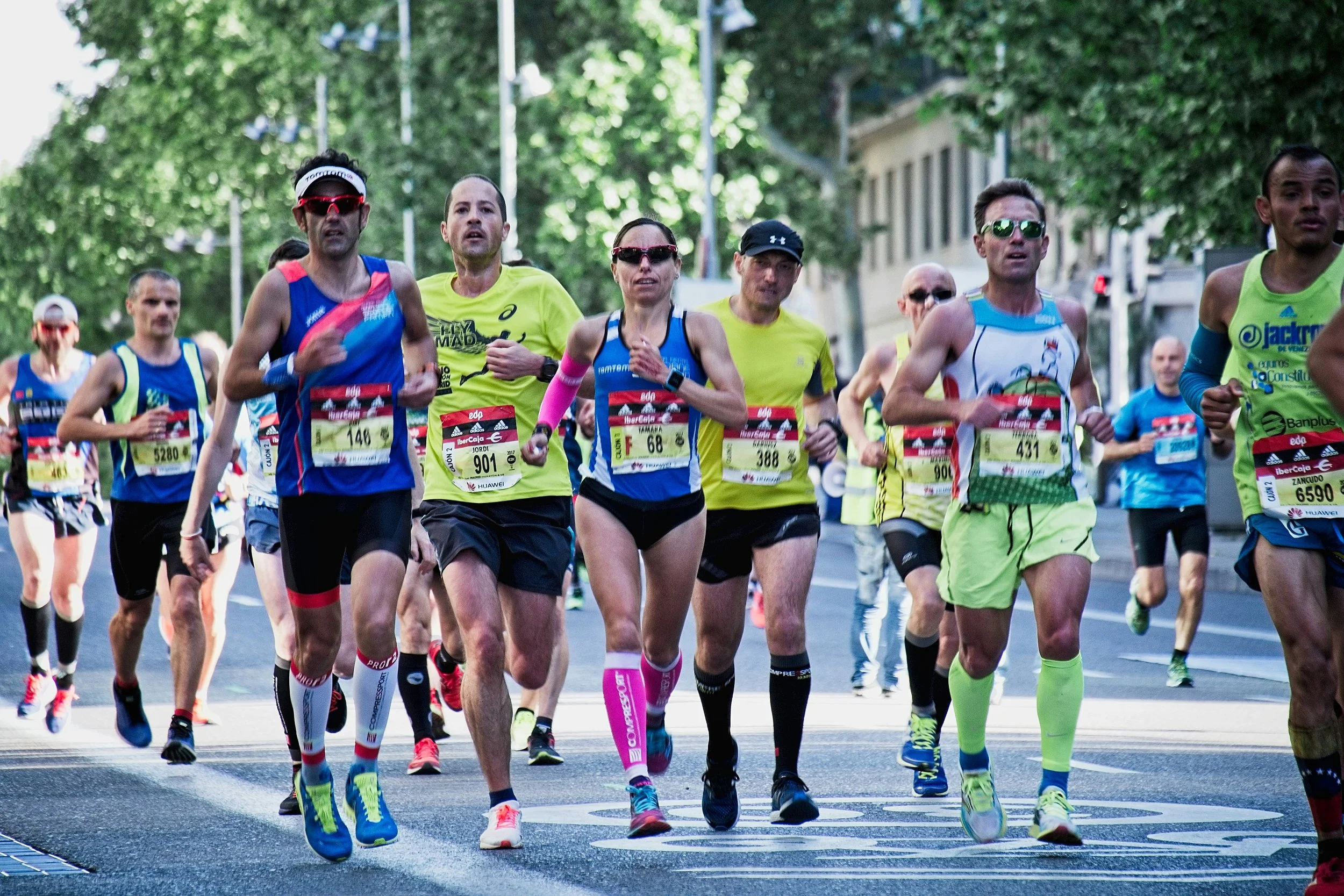 people running a marathon