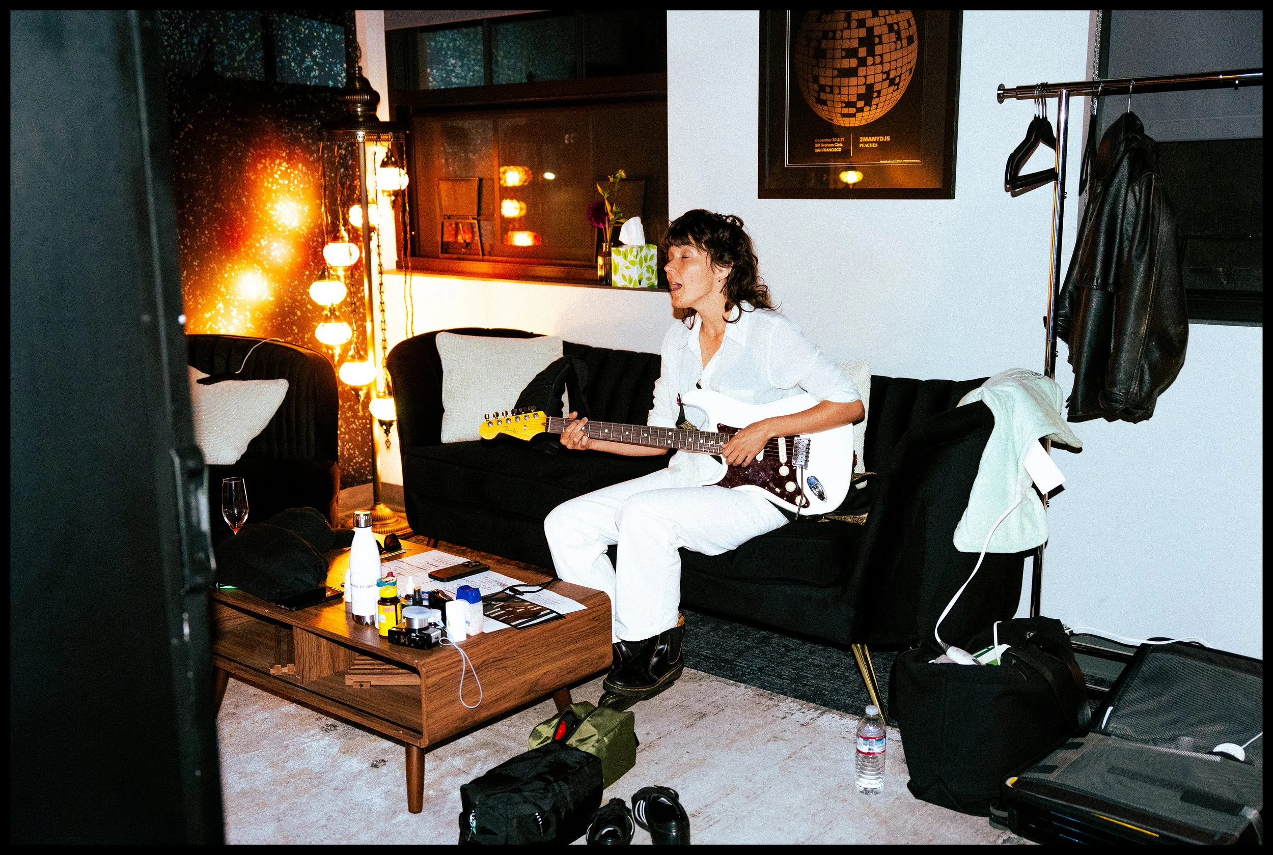 SHEVA-KAFAI-COURTNEY-BARNETT-SACRAMENTO-17.jpg
