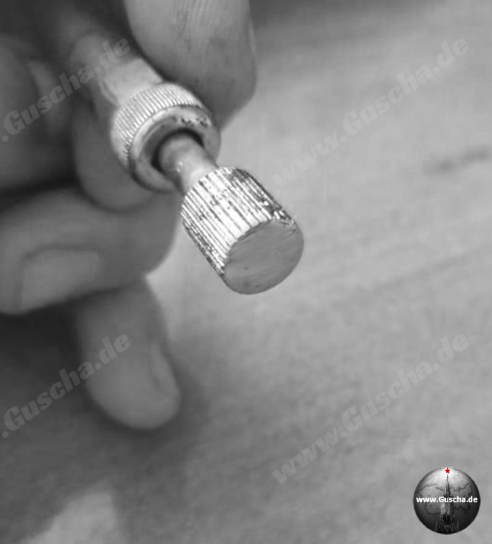 Rückstellknopf des Tageskilometerzählers im ZIS-110