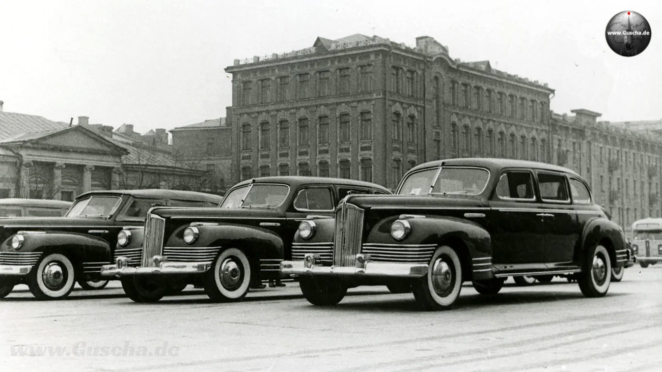 Drei ZIS-110 inMoskau auf www.guscha.de