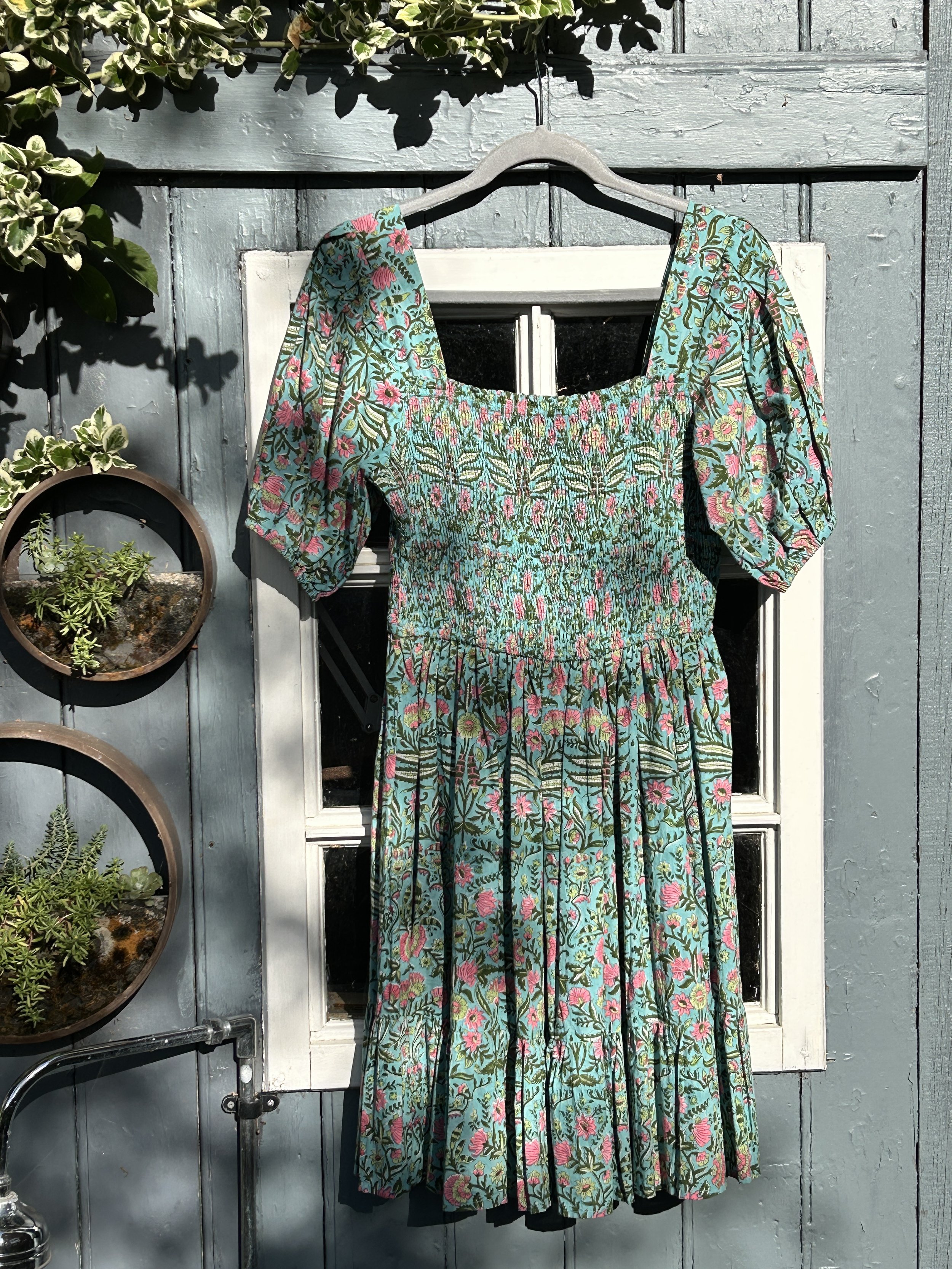 Short puff sleeved dress, Size S, SAMPLE