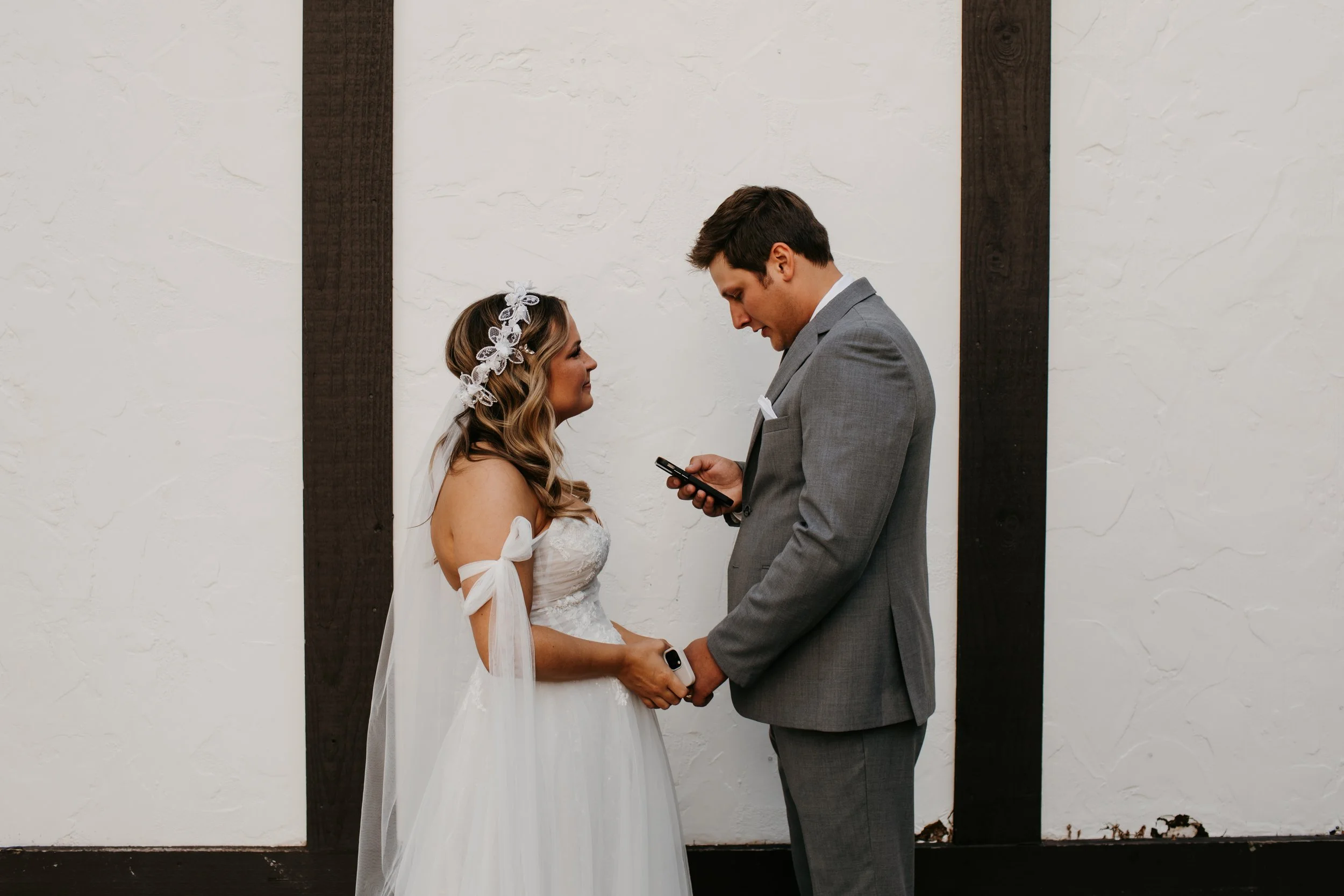 Should you do a first look on your wedding day?