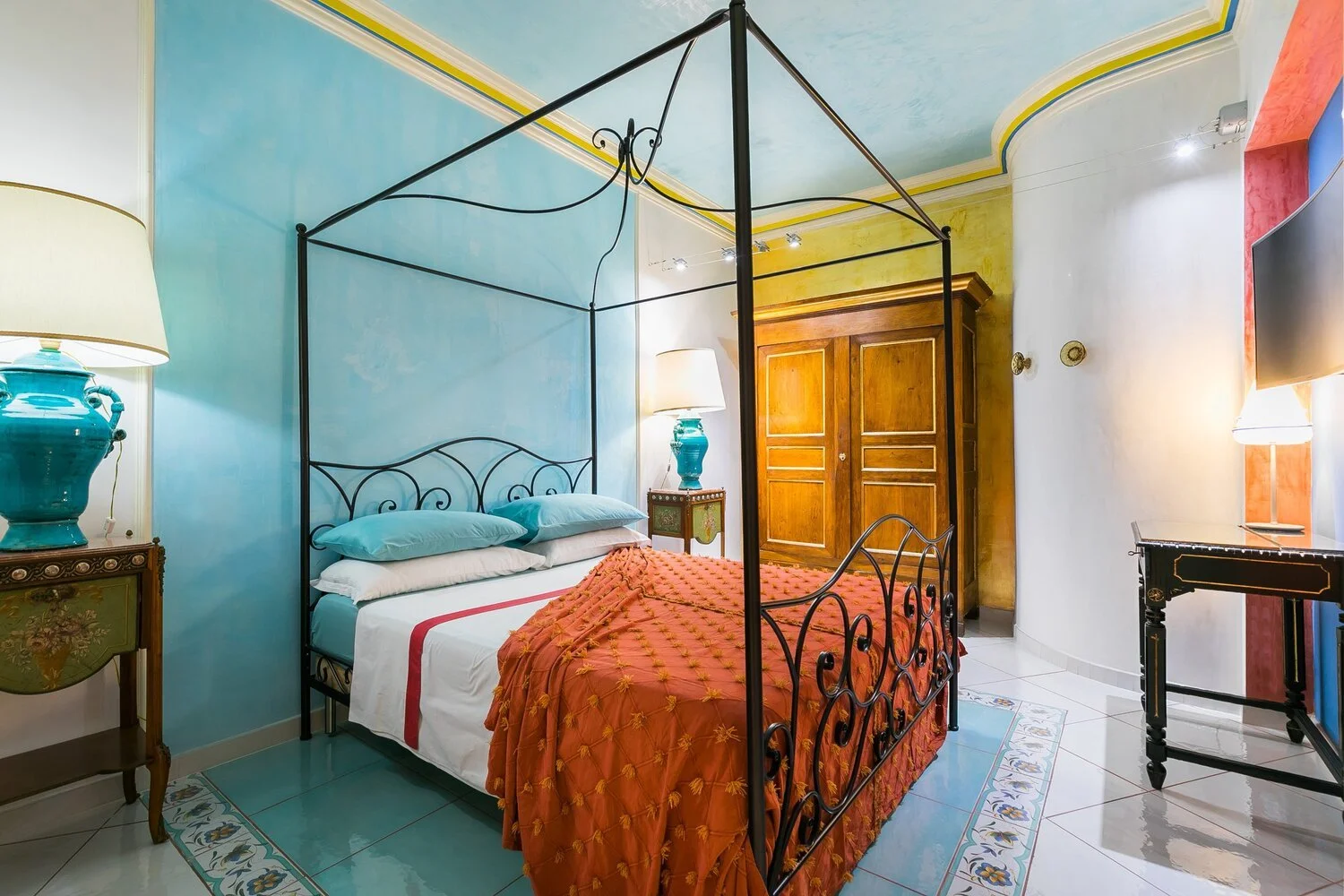 Superior one-bedroom apartment in the historic center of Rome near the Colosseum
