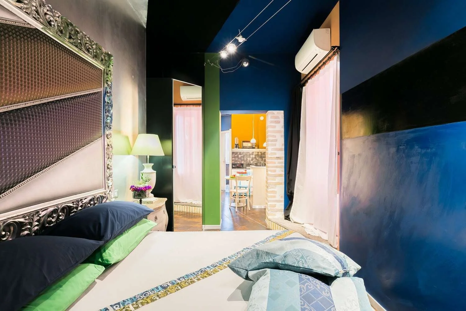 One-bedroom apartment with private terrace near the Colosseum in Rome