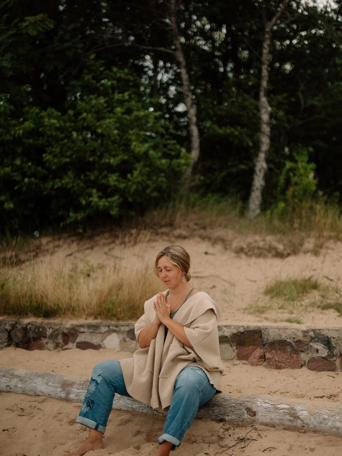 ⏳You can now join me for meditation on @insighttimer - my first recording is posted! 

This track focuses on finding playfulness within you. Drop in for a reflective meditative experience to feel what it would be like to be silly, joyFULL, and free i