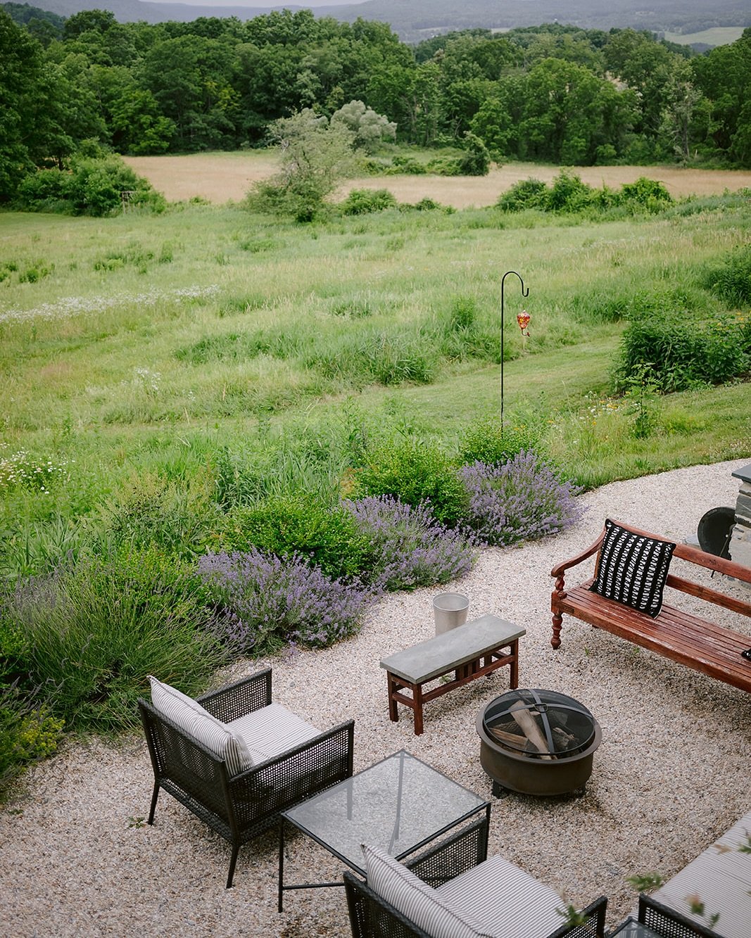 🪄 Take a seat. Take a breath. Take it all in. The Stone House Terrace transports you to another world (think: Tuscany). The most inviting space for your family and friends pre, post, or during your special event. 

📸 @chichiarilove