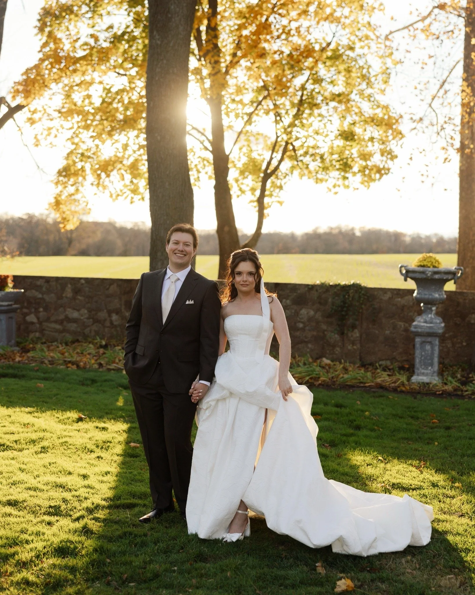 A few highlights from Lexi and Dante's stunning November wedding 🤎

This day had everything - soft autumn light, genuine emotion, and a celebration that felt so authentically them. From the quiet moments getting ready to the energy on the dance floo