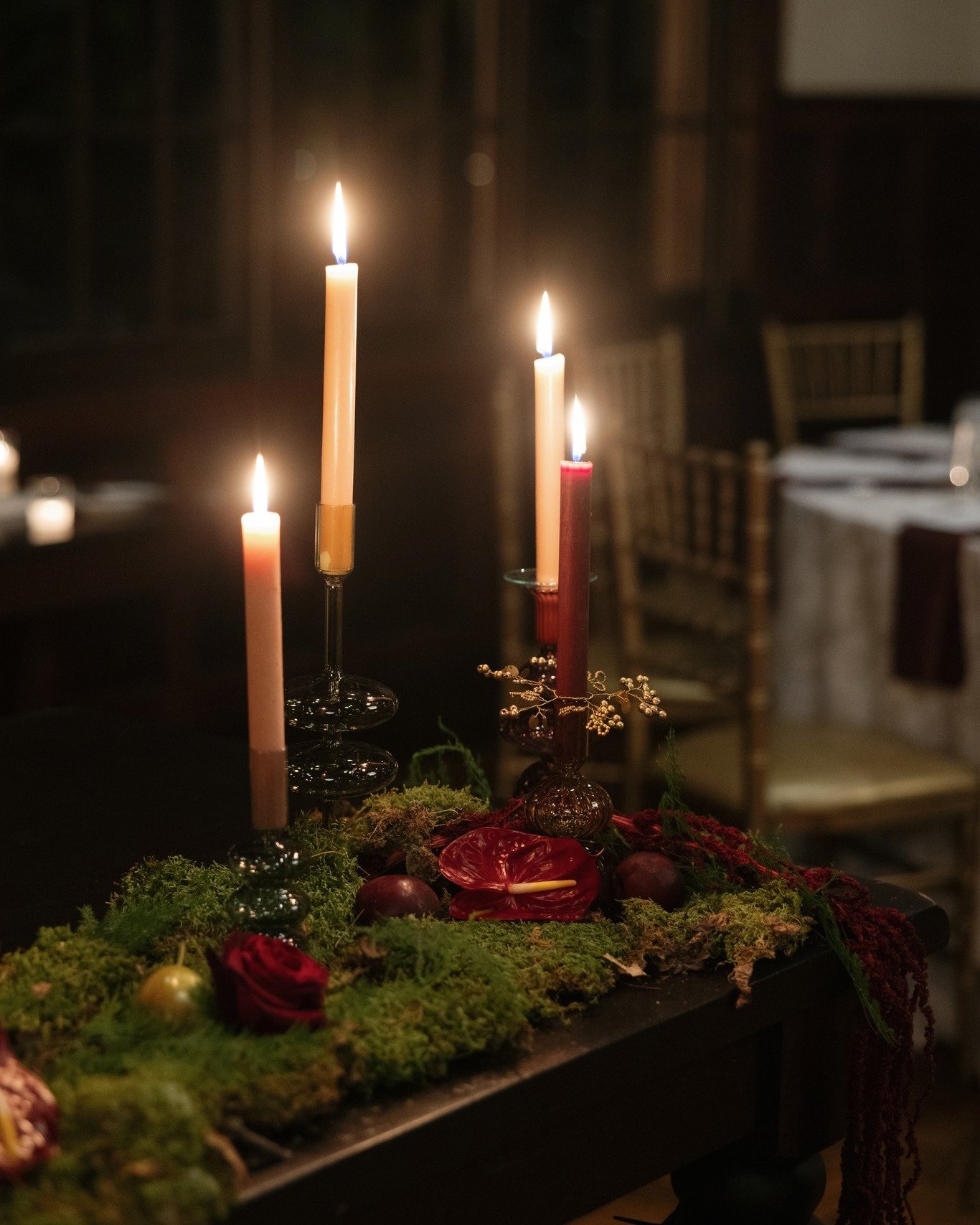 When your reception feels like stepping into the library from Beauty and the Beast 📚🕯️

Every table at this wedding told its own story with intricate details woven into the design - vintage books, moody candlelight, and no two tablescapes alike.

T
