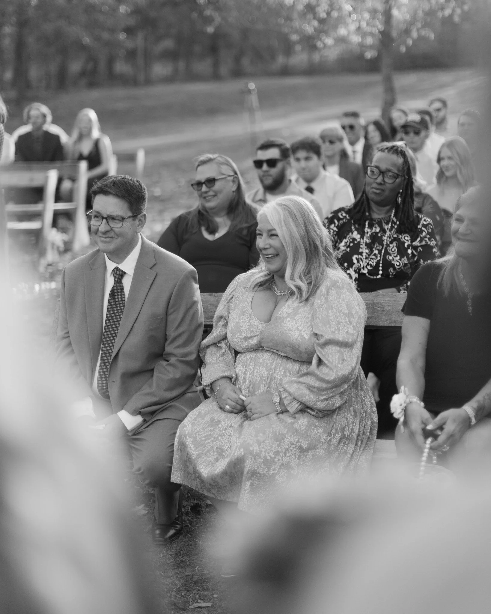 The moments you don't even realize are happening 💛

While you're standing at the altar, completely focused on the person in front of you, your parents are watching. Tears in their eyes, overwhelmed with pride and love and maybe a little bit of &quot