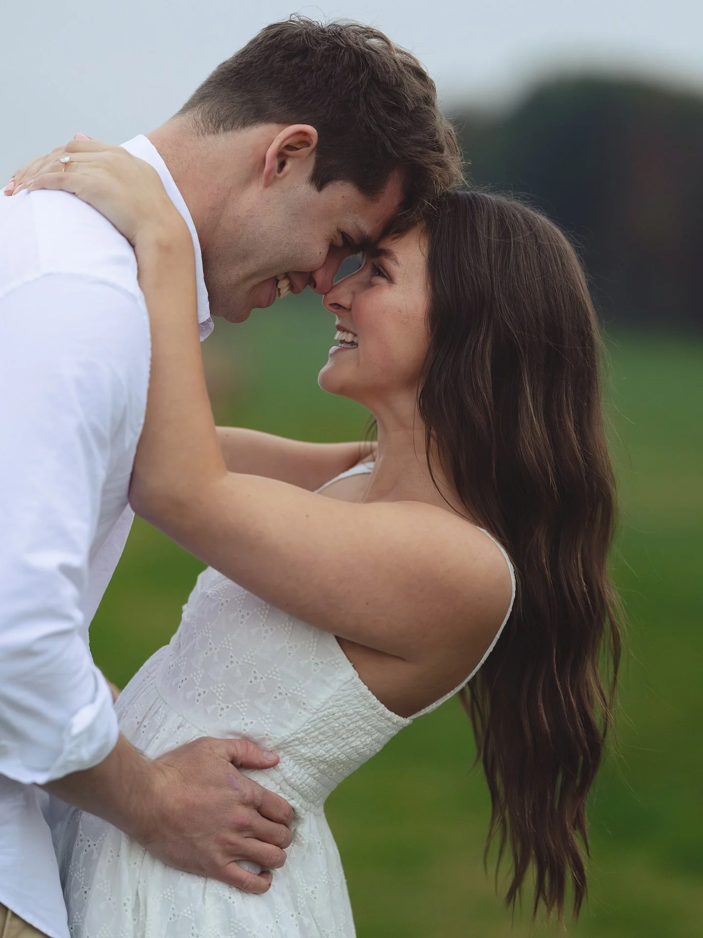 Happy Noah Kahan album day to all who celebrate 🫶🏼

Rebecca and Toby&rsquo;s engagement session last October included drizzly weather, overcast skies, and fading autumn colors. We jokingly said their session gave Noah Kahan album cover vibes, so I 