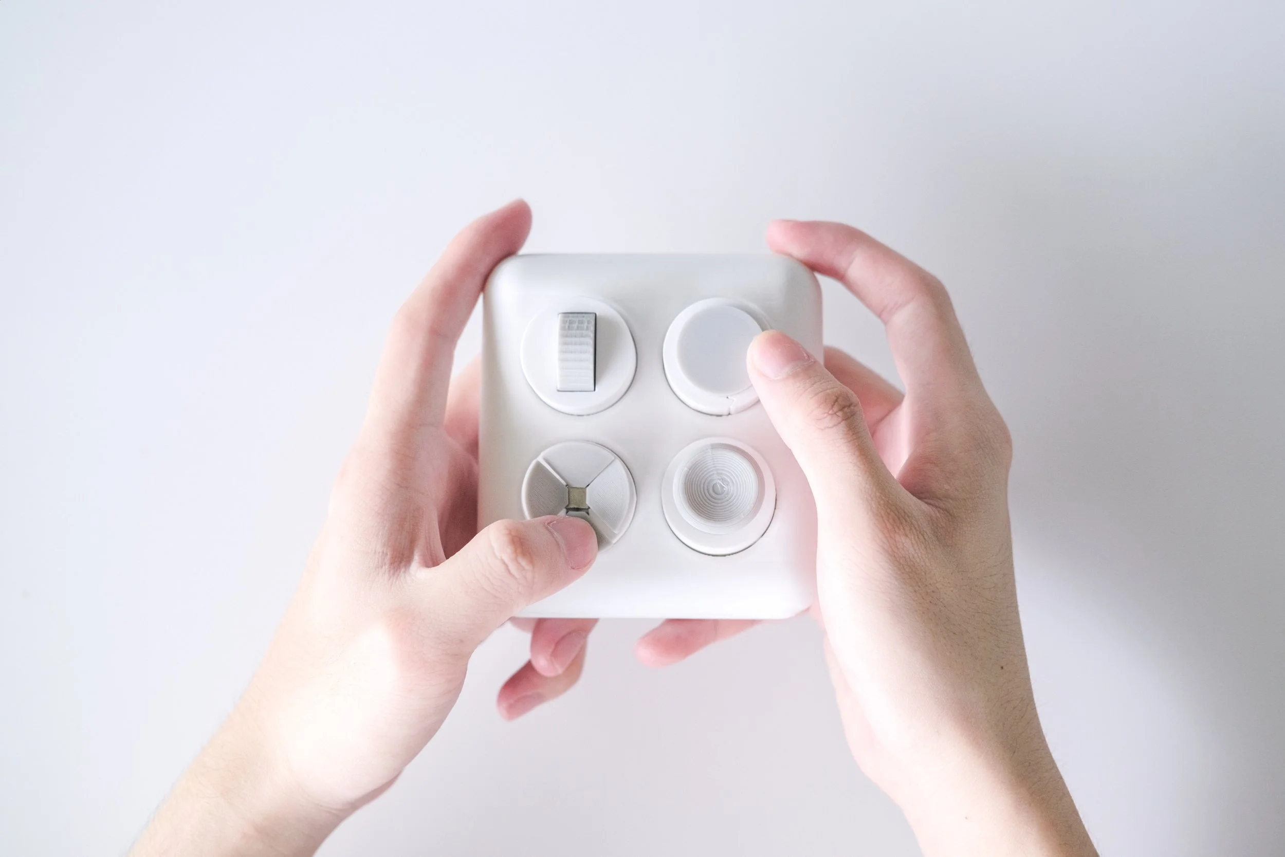 Modular mini game controller