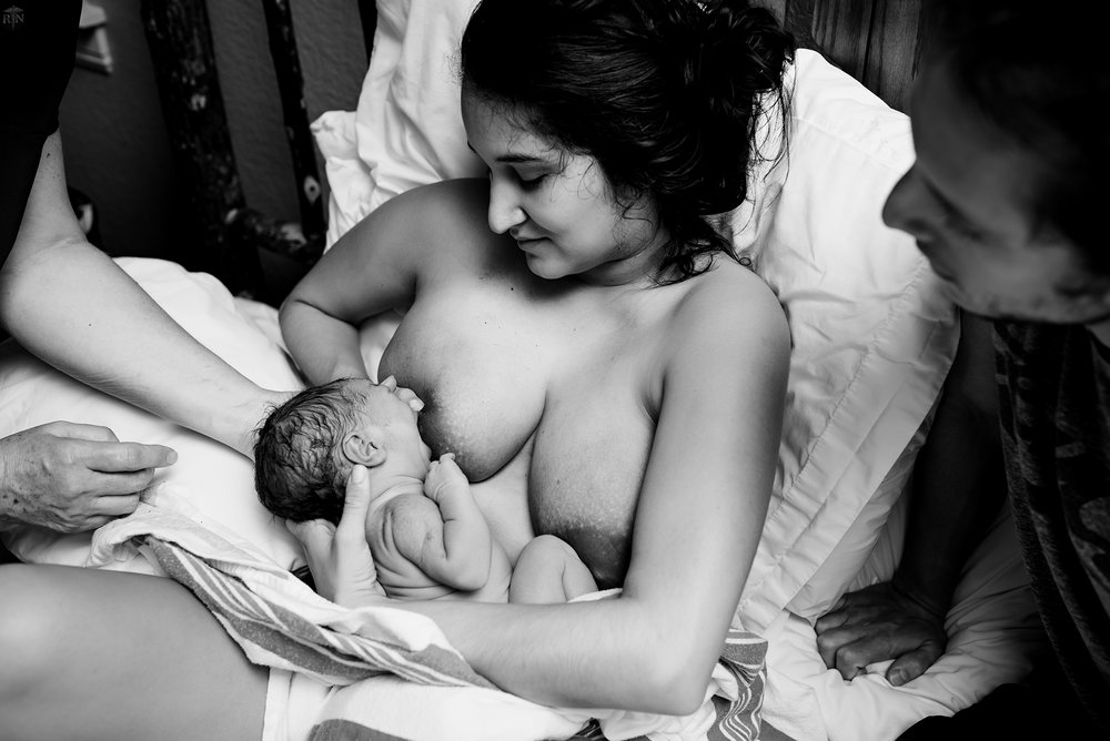 21+breastfeeding+nursing+first+latch+photography.jpeg