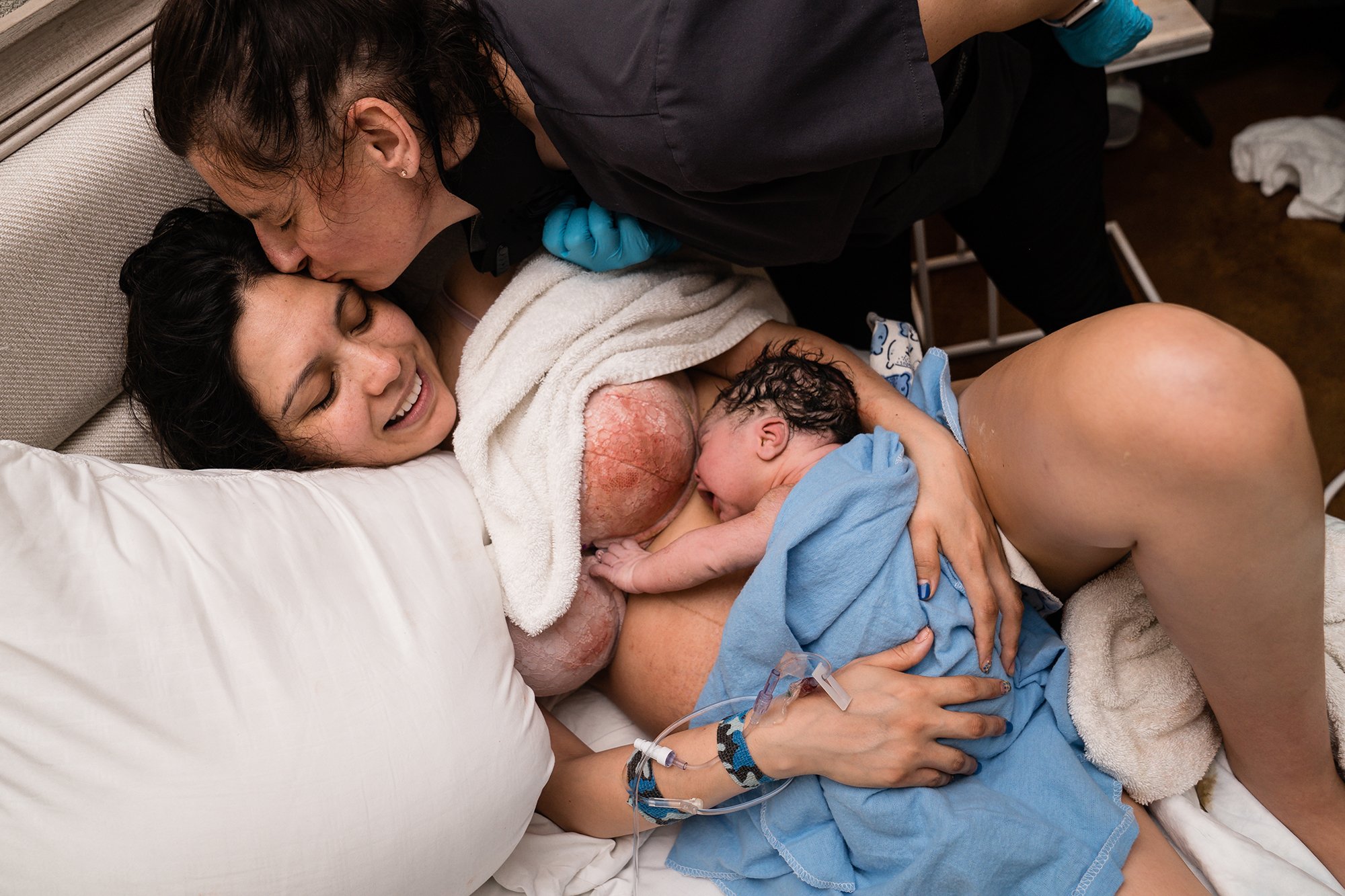 25-austin-homebirth-photography-Monika-Stone-CPM.jpg