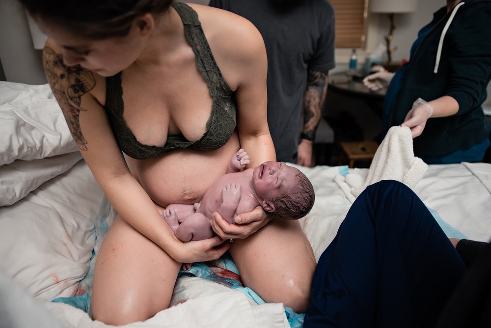 10 newborn baby just born birth photography.jpg