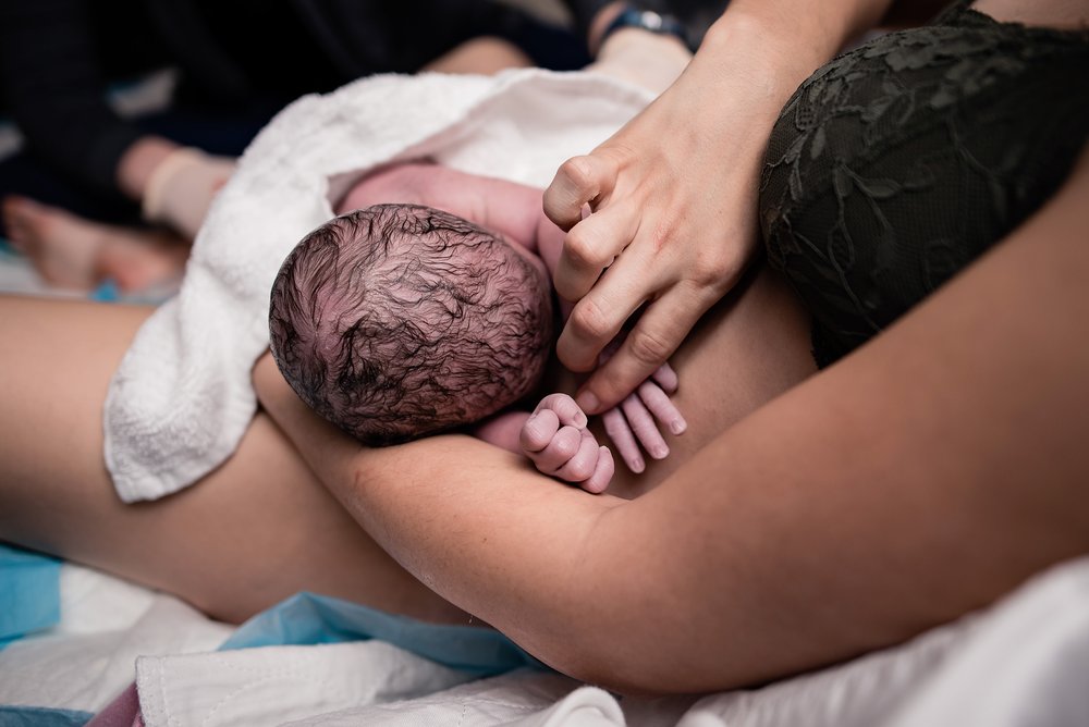 13 austin newborn details birth photography at AABC duval.jpg
