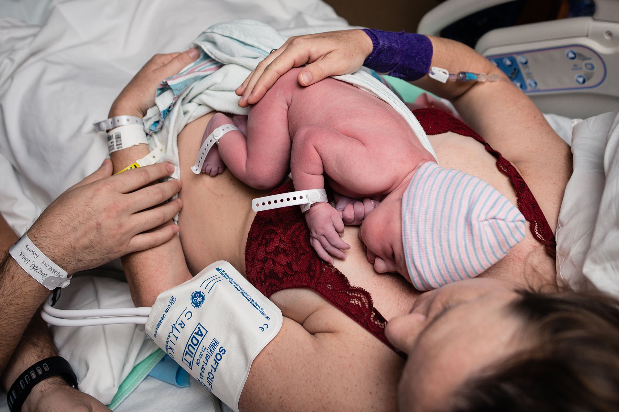 19 austin hospital birth photographer.jpg